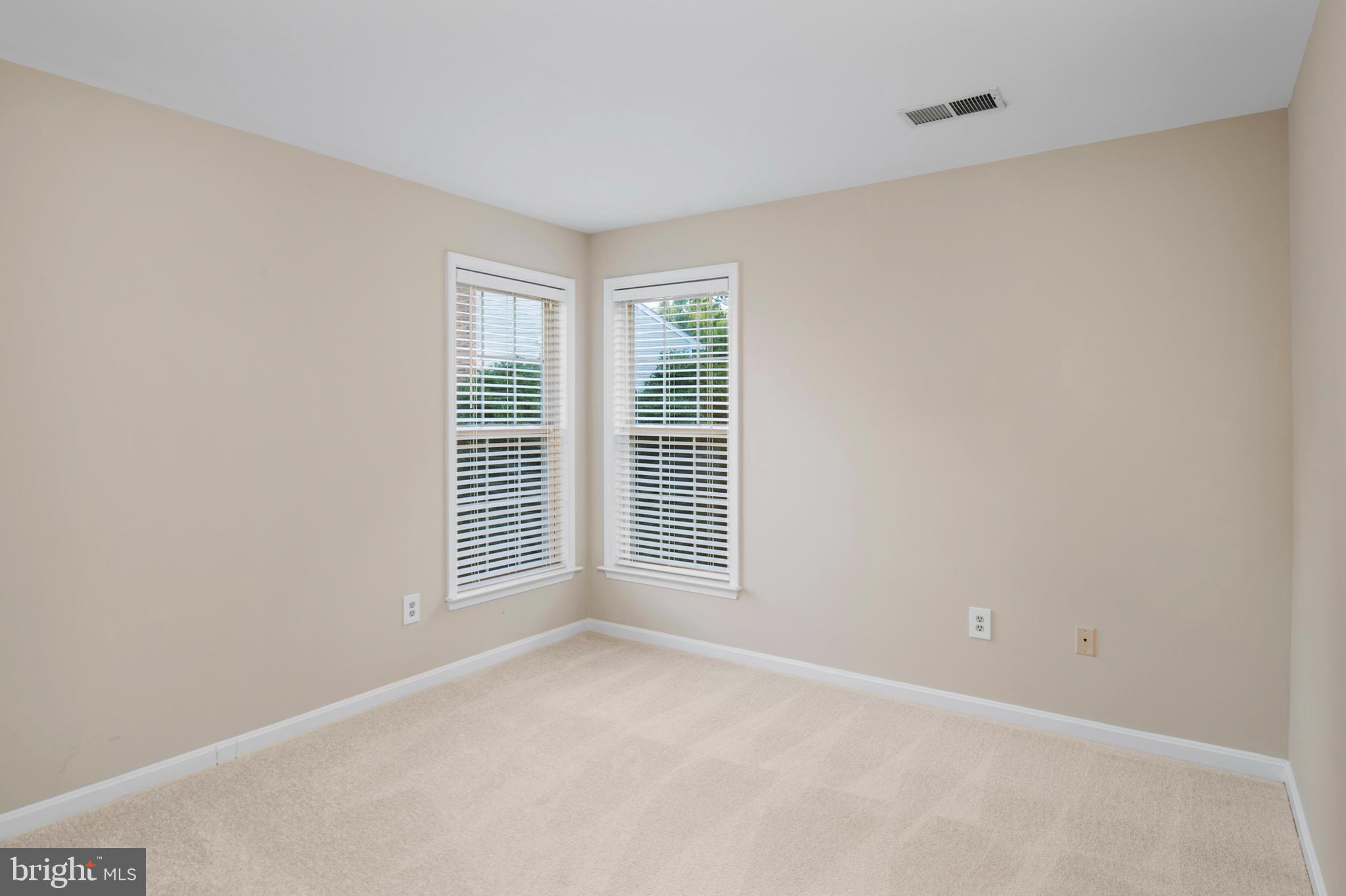 OAK TREE - Residential