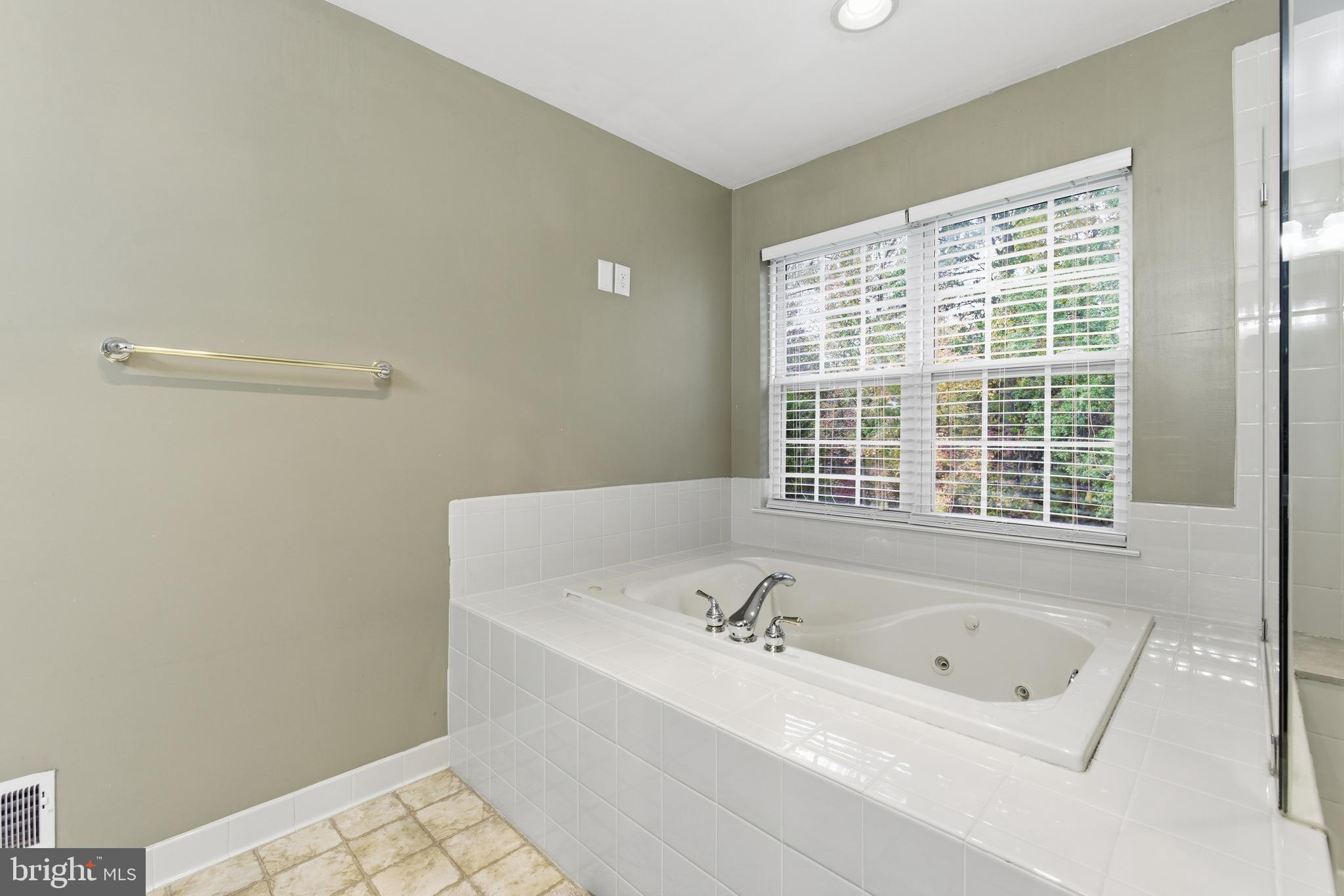 SEVERN - Residential Lease