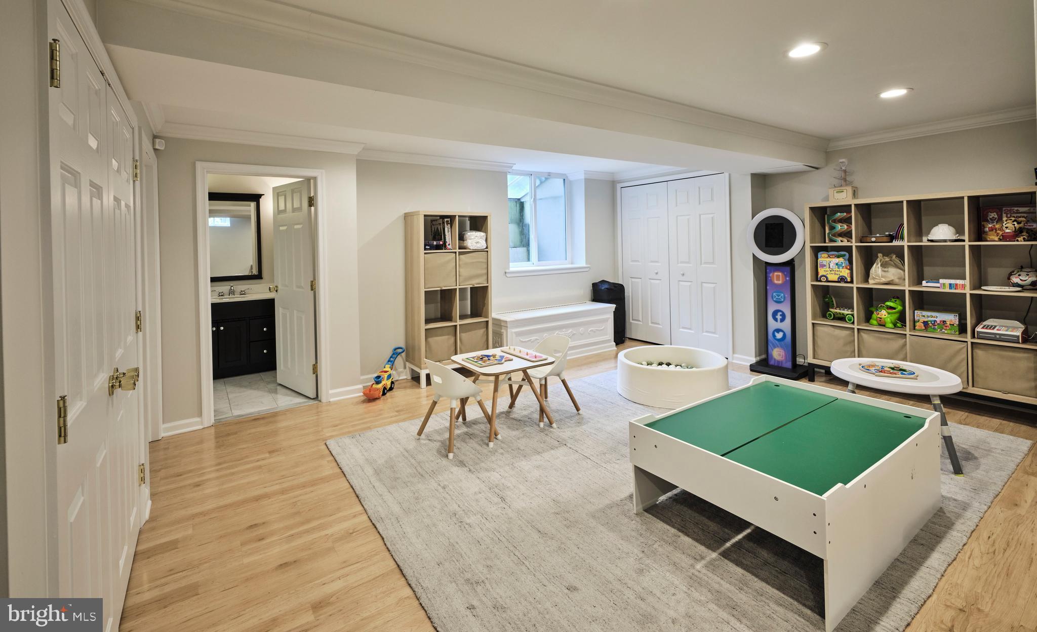 CLEARVIEW ESTS - Residential