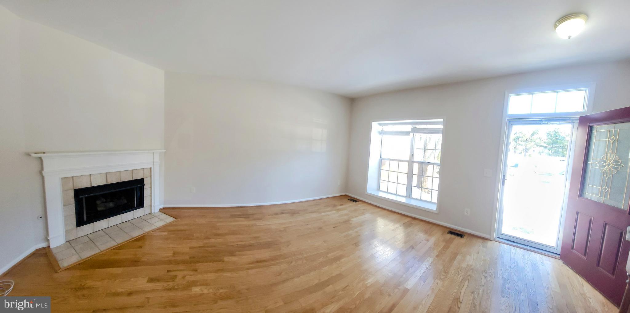 CARNABY SQUARE - Residential Lease