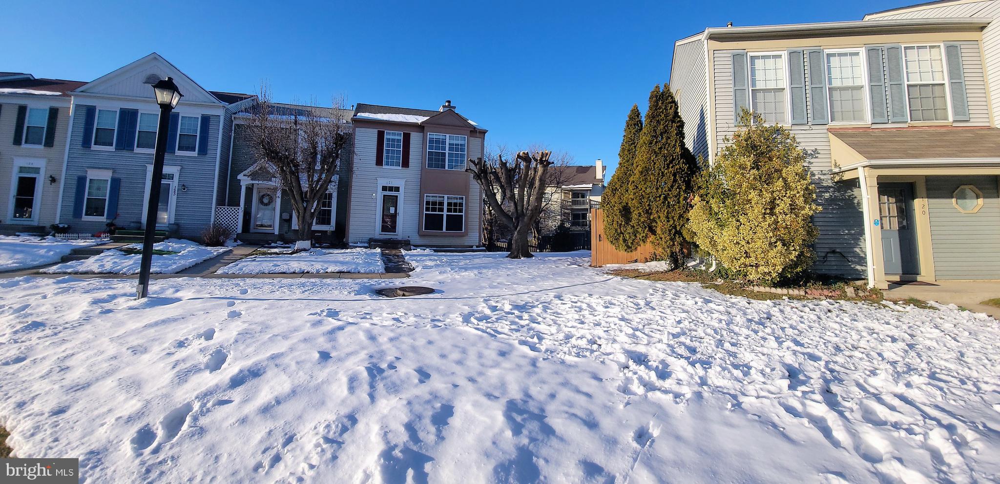 CARNABY SQUARE - Residential Lease