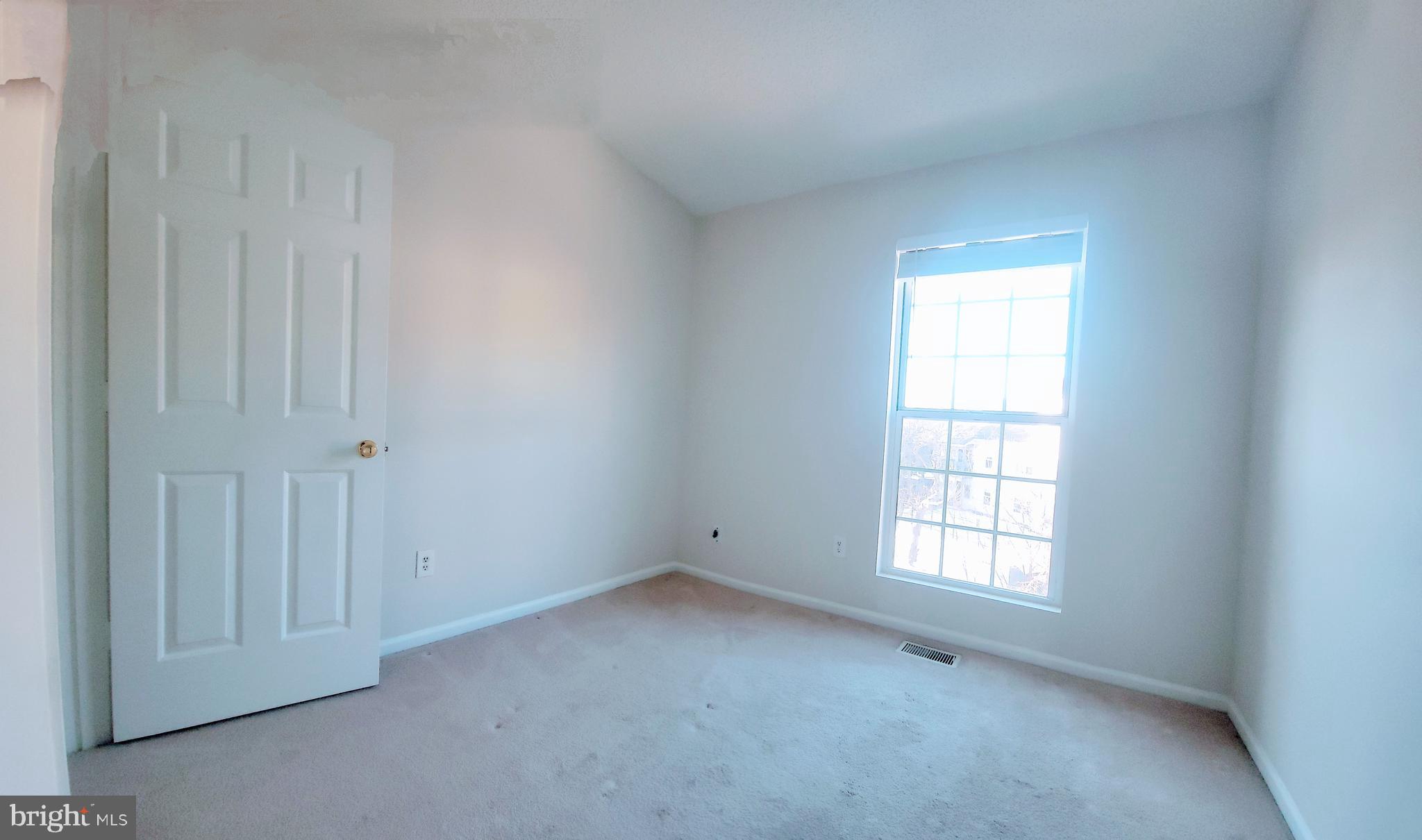 CARNABY SQUARE - Residential Lease