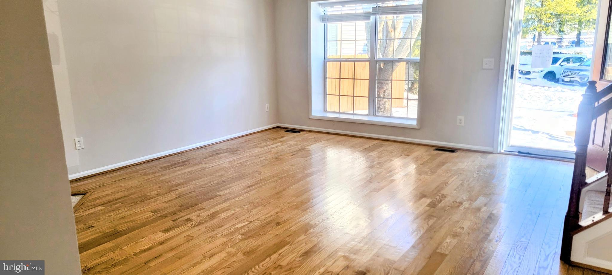 CARNABY SQUARE - Residential Lease