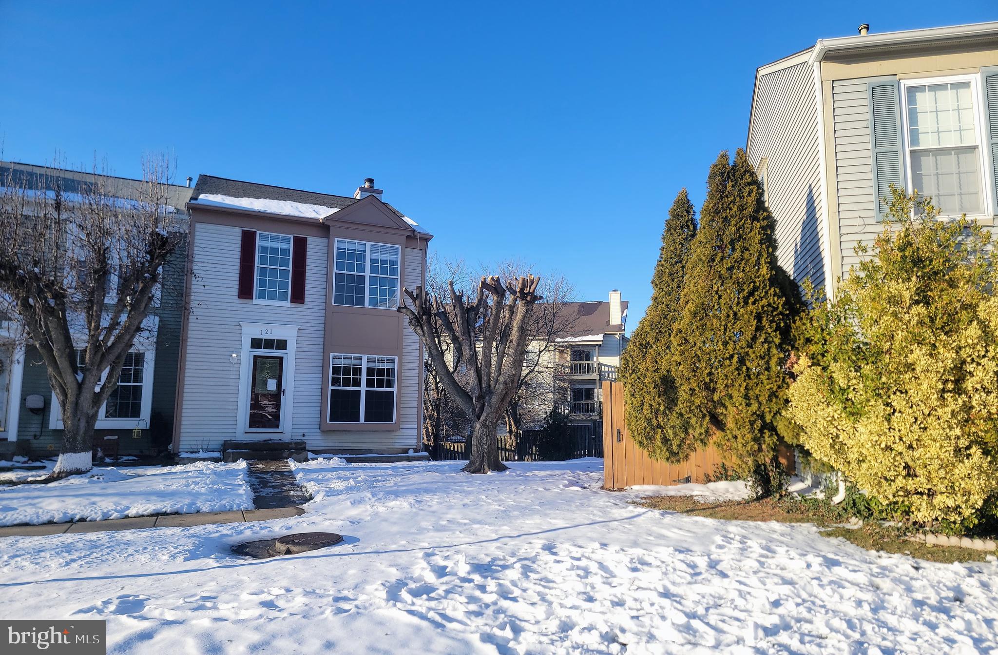 CARNABY SQUARE - Residential Lease