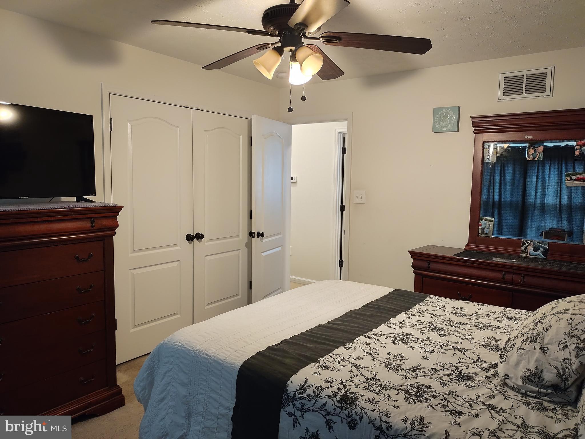 MEADOWVIEW MANOR - Residential