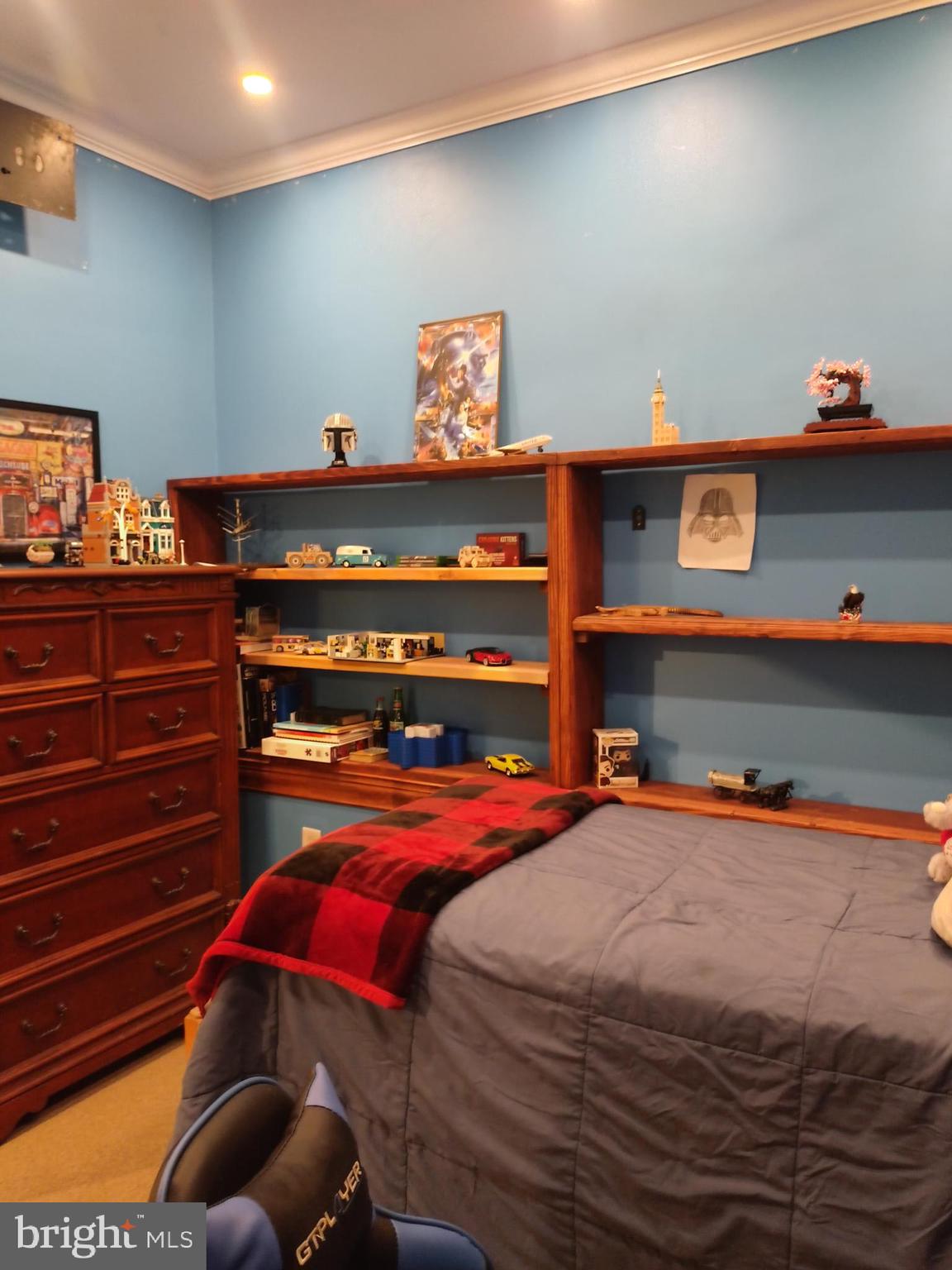 MEADOWVIEW MANOR - Residential