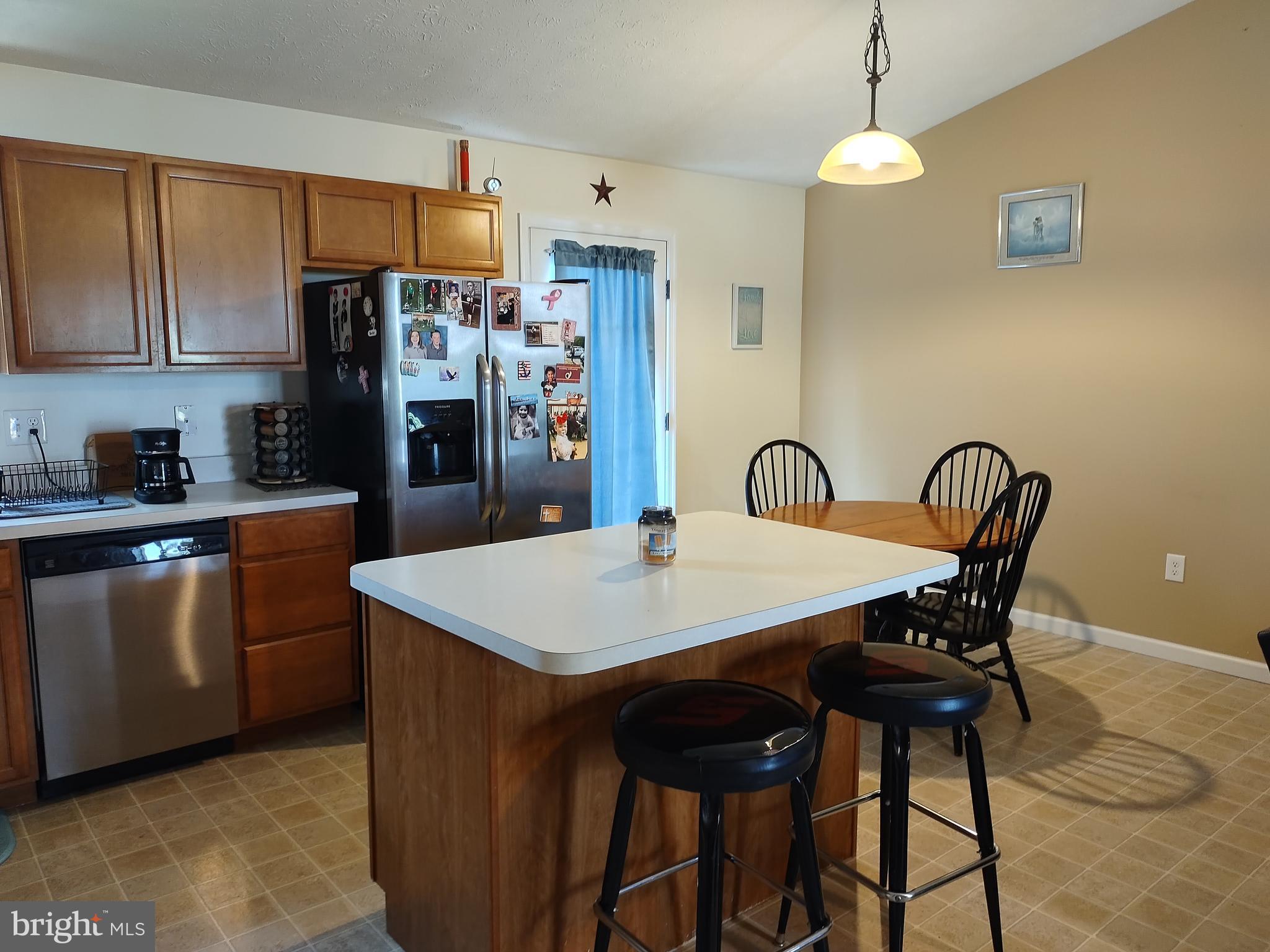 MEADOWVIEW MANOR - Residential