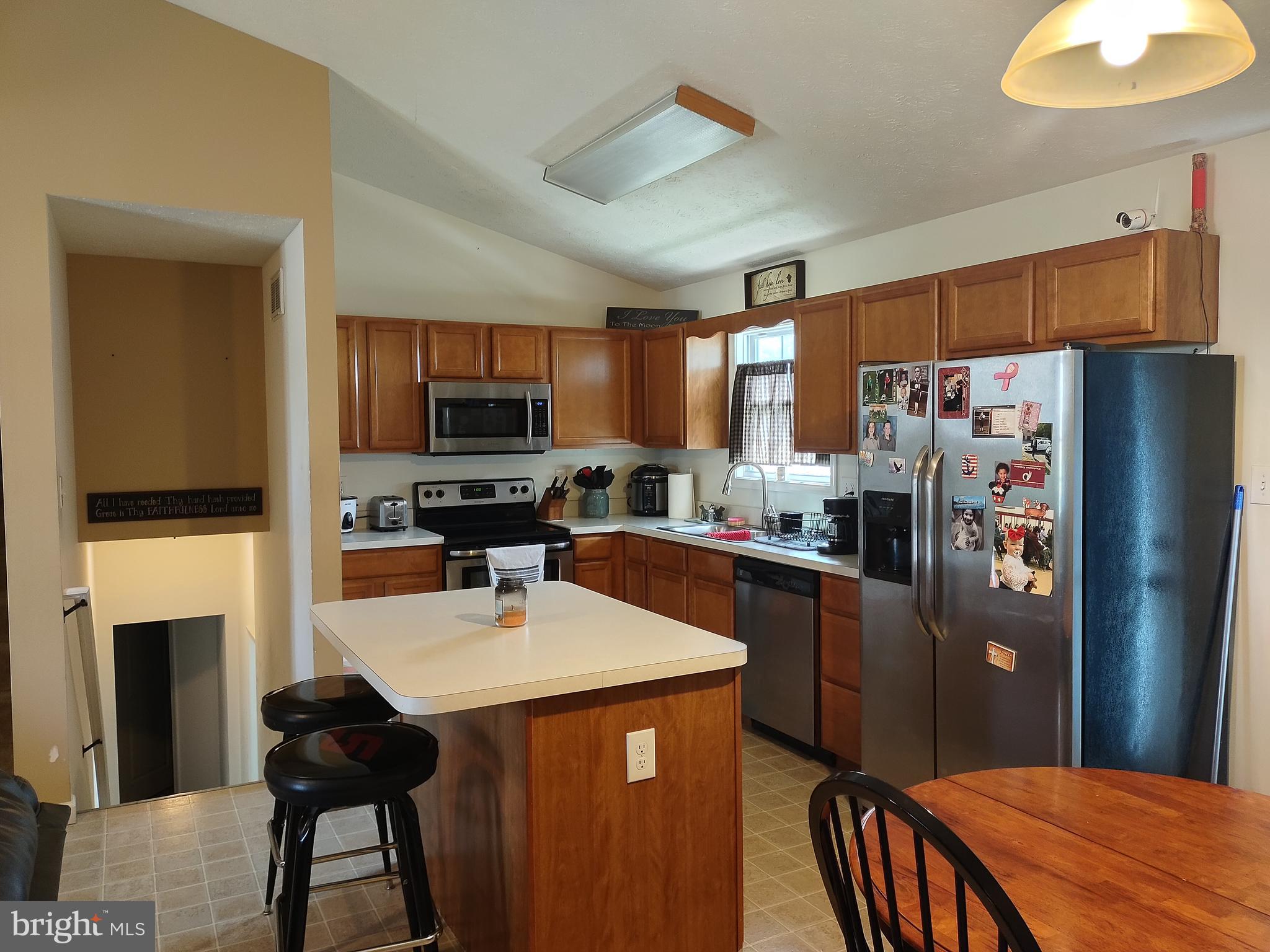 MEADOWVIEW MANOR - Residential