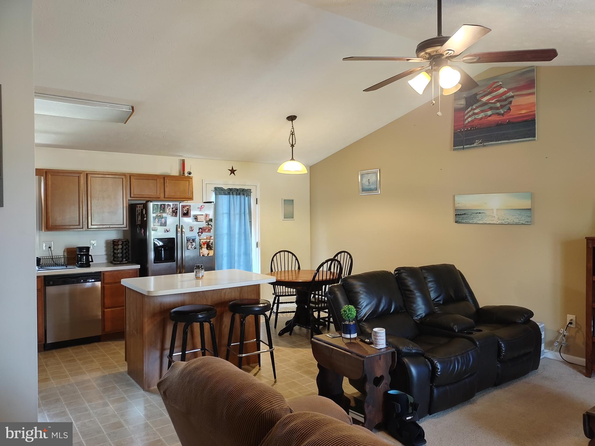 MEADOWVIEW MANOR - Residential