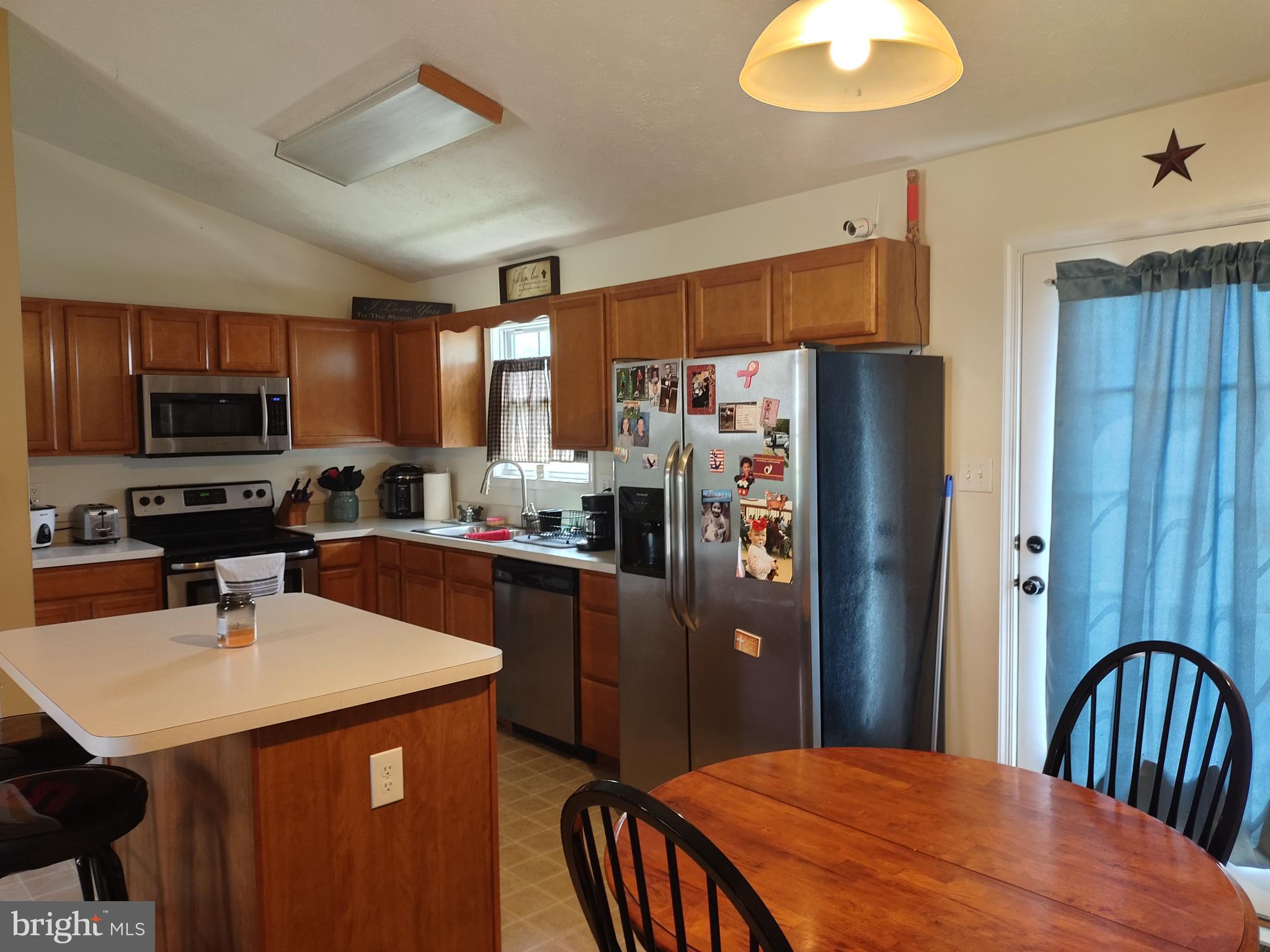 MEADOWVIEW MANOR - Residential