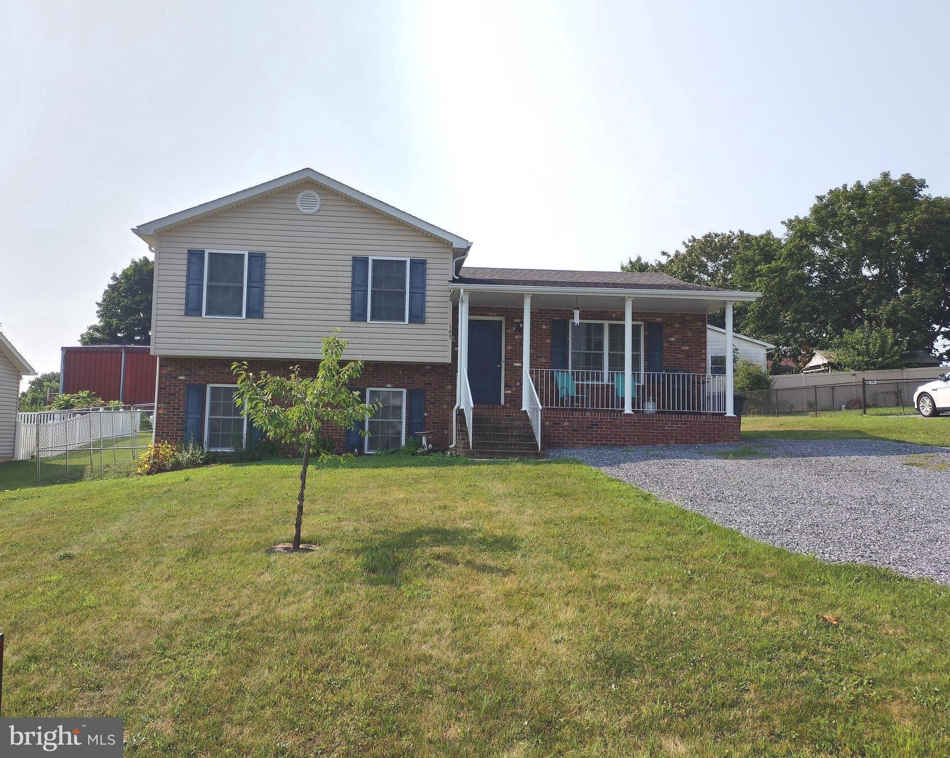 MEADOWVIEW MANOR - Residential