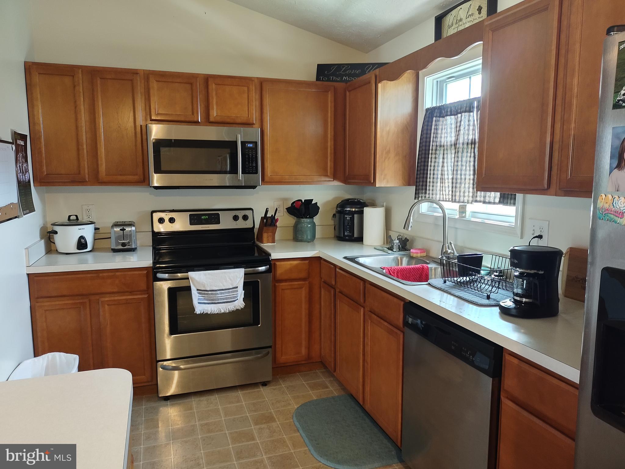 MEADOWVIEW MANOR - Residential