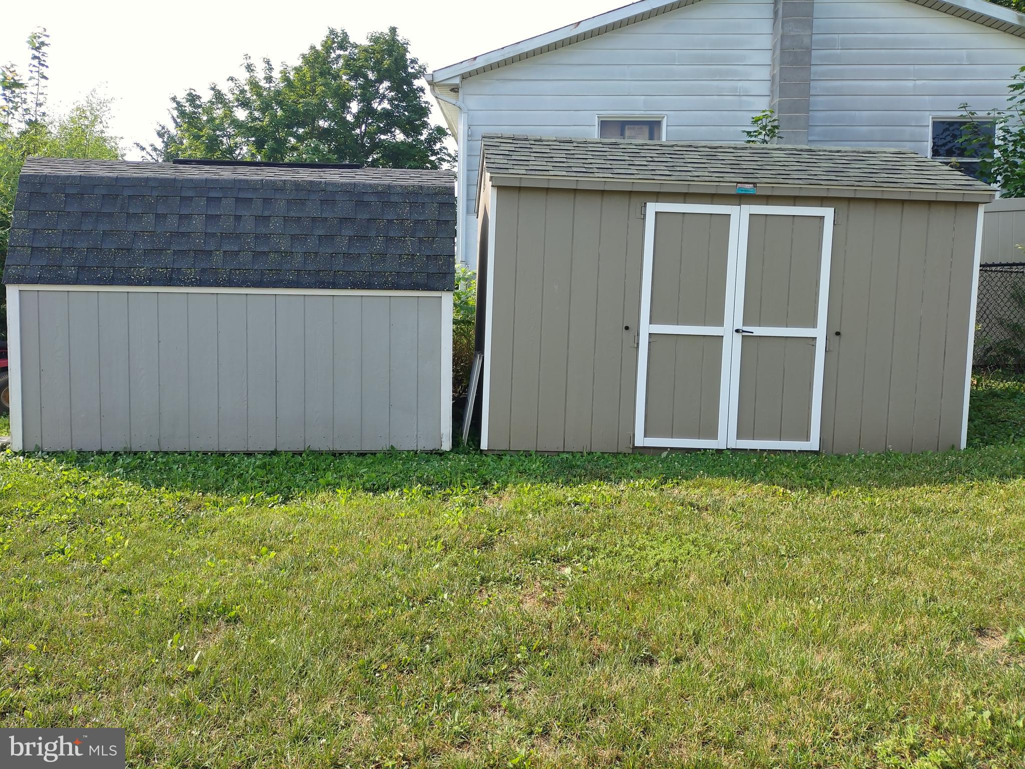 MEADOWVIEW MANOR - Residential