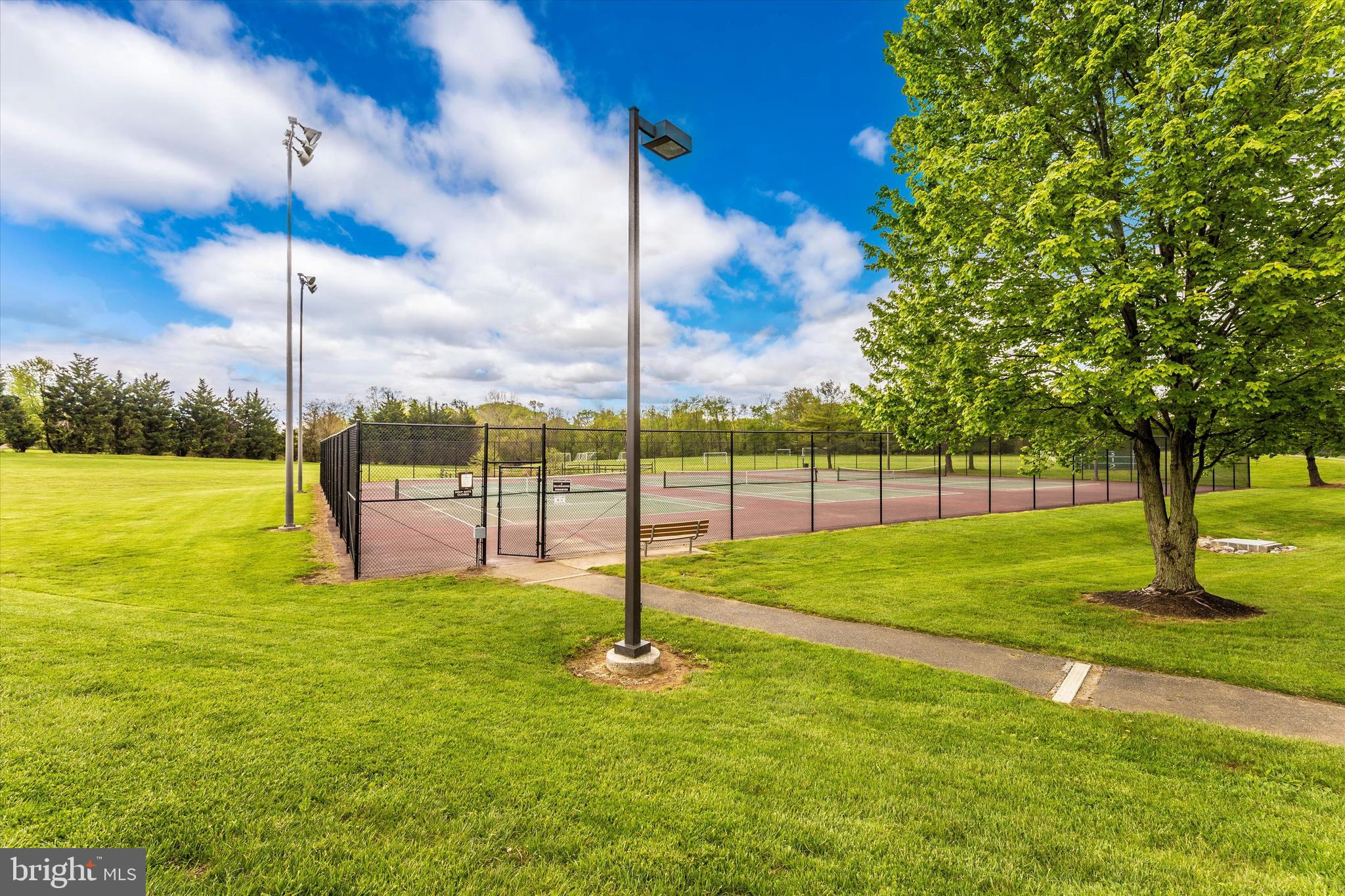 VILLAGES OF URBANA - Residential Lease