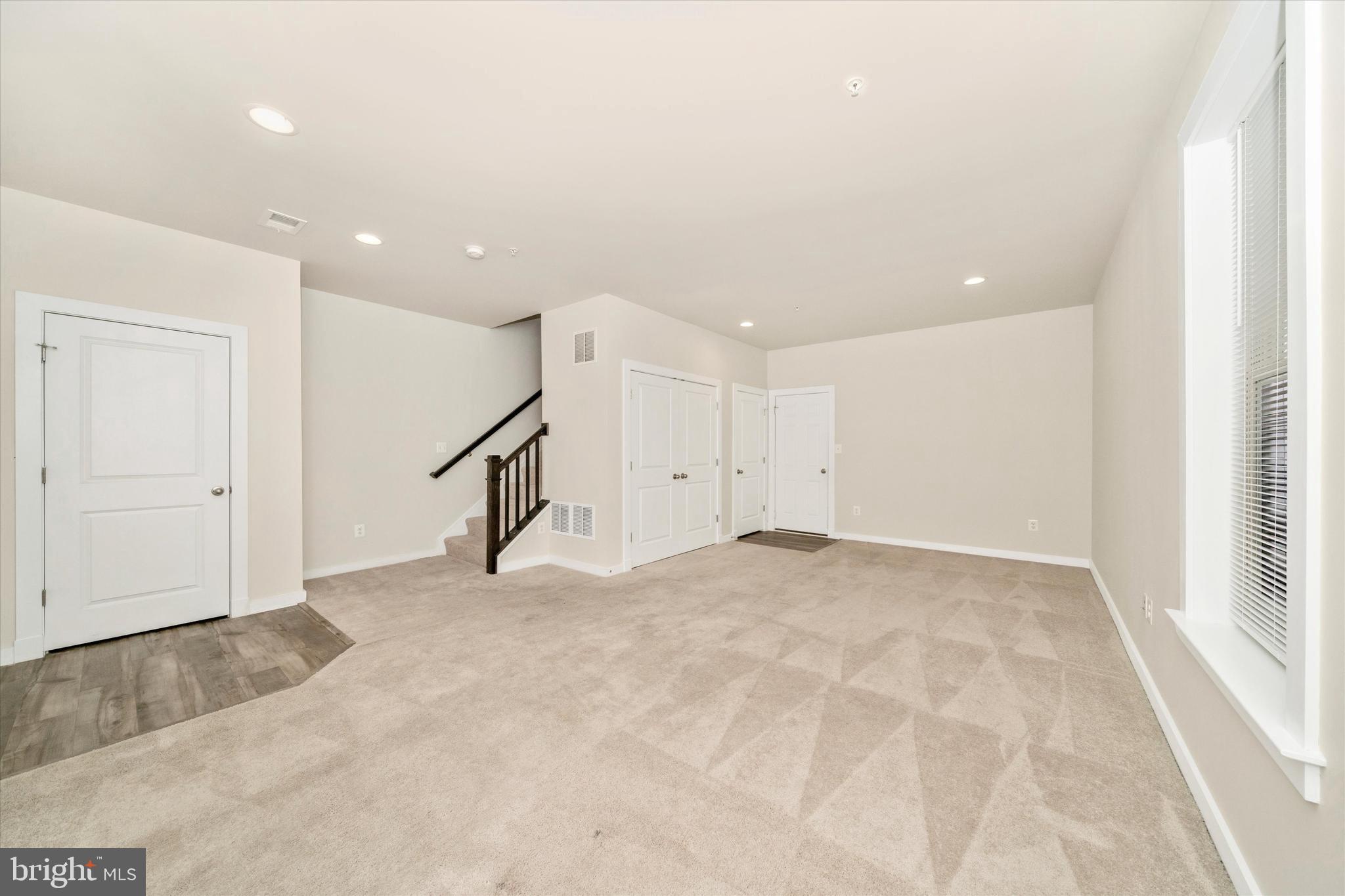 VILLAGES OF URBANA - Residential Lease