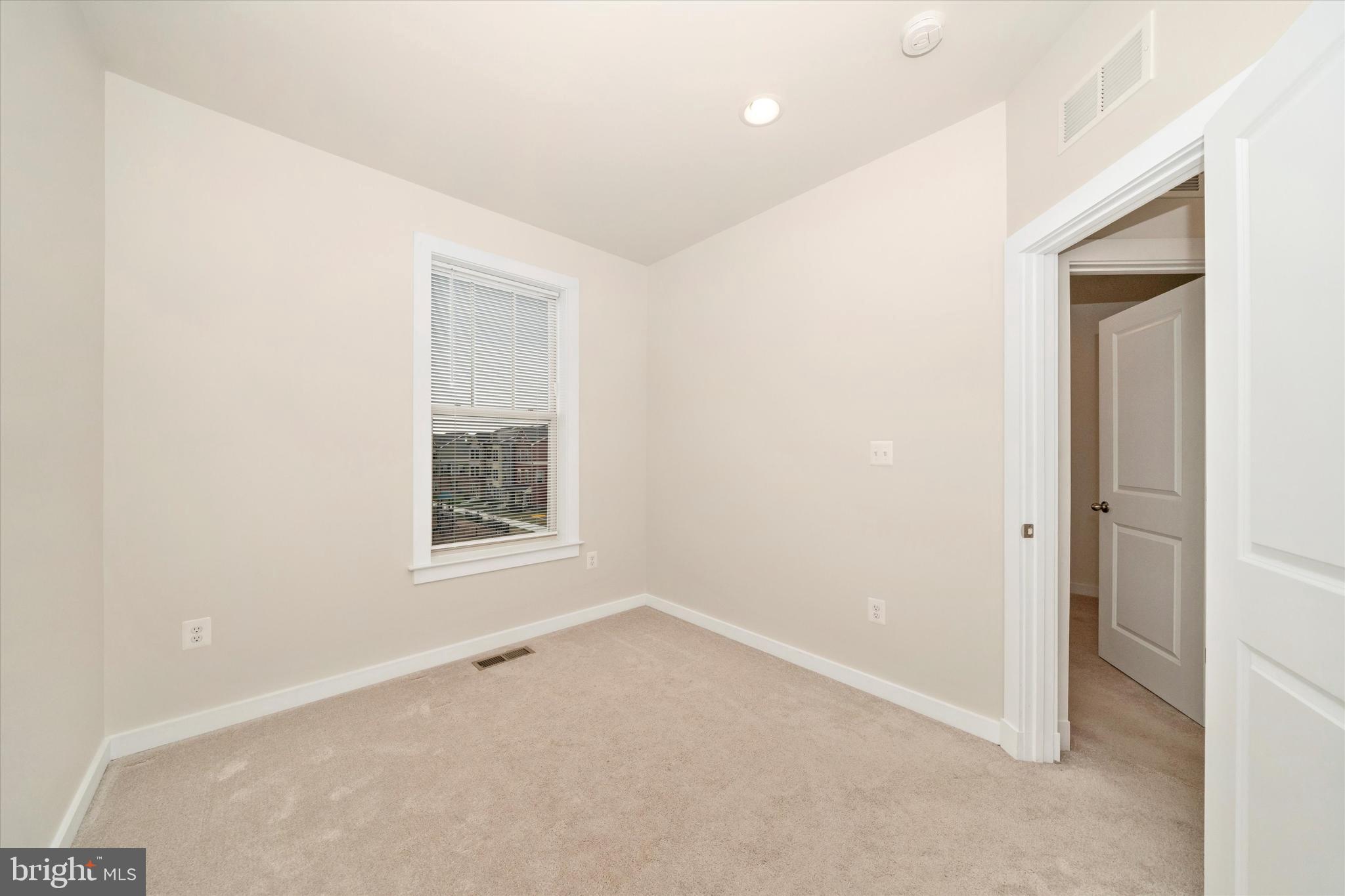 VILLAGES OF URBANA - Residential Lease