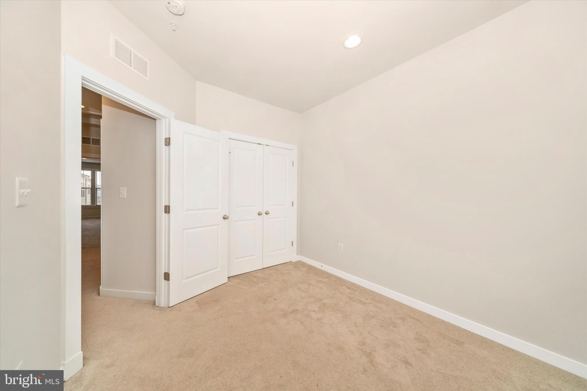 VILLAGES OF URBANA - Residential Lease