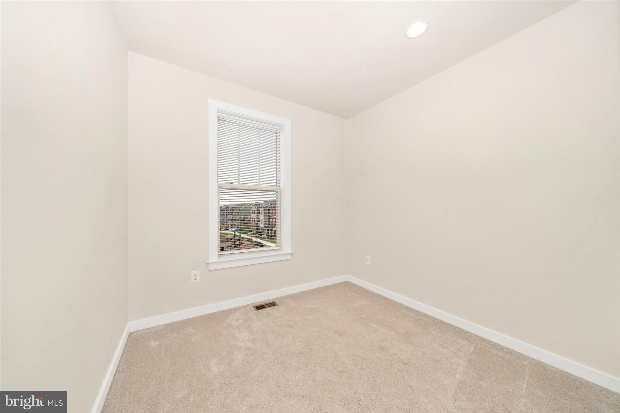 VILLAGES OF URBANA - Residential Lease