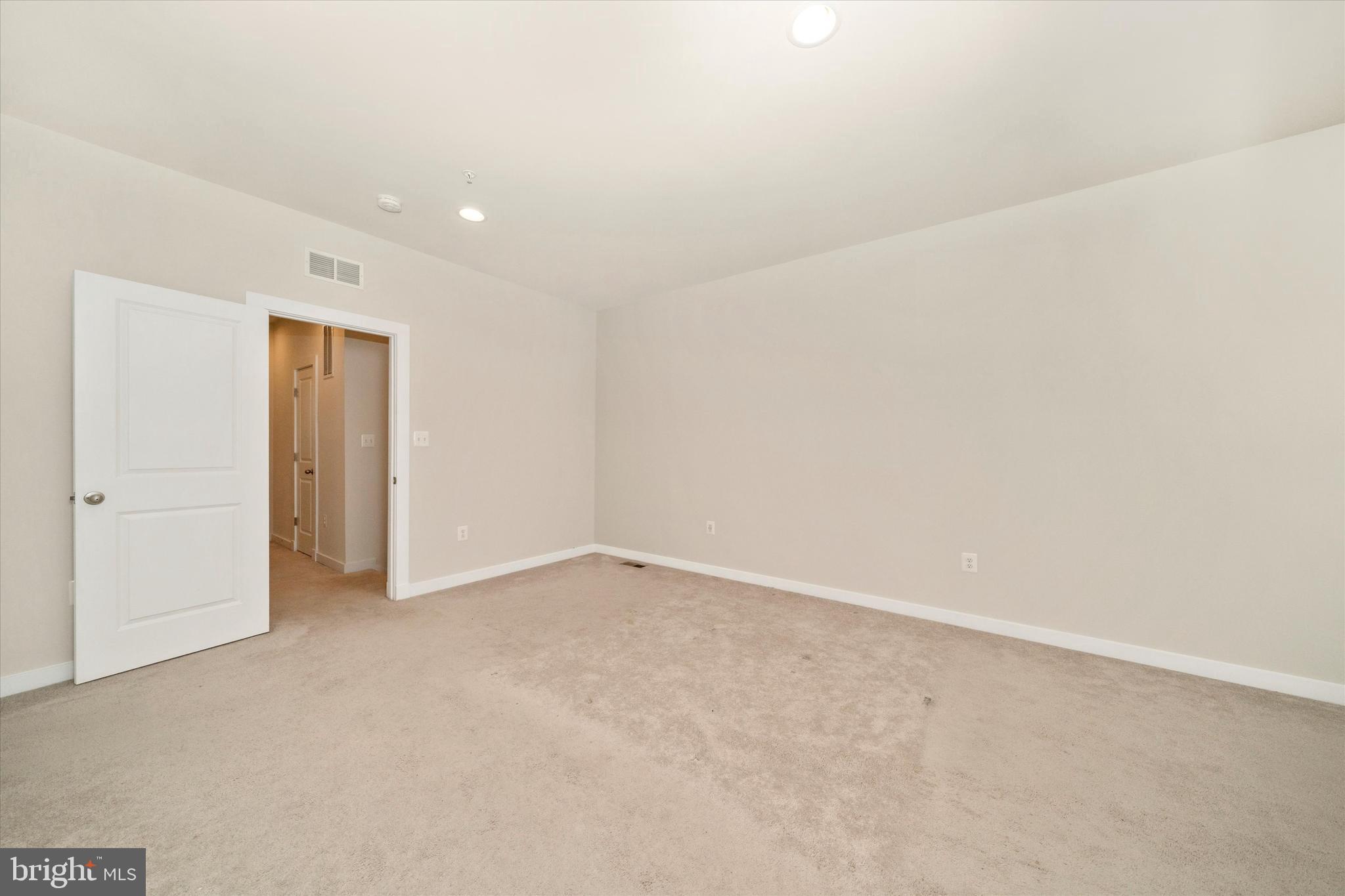 VILLAGES OF URBANA - Residential Lease