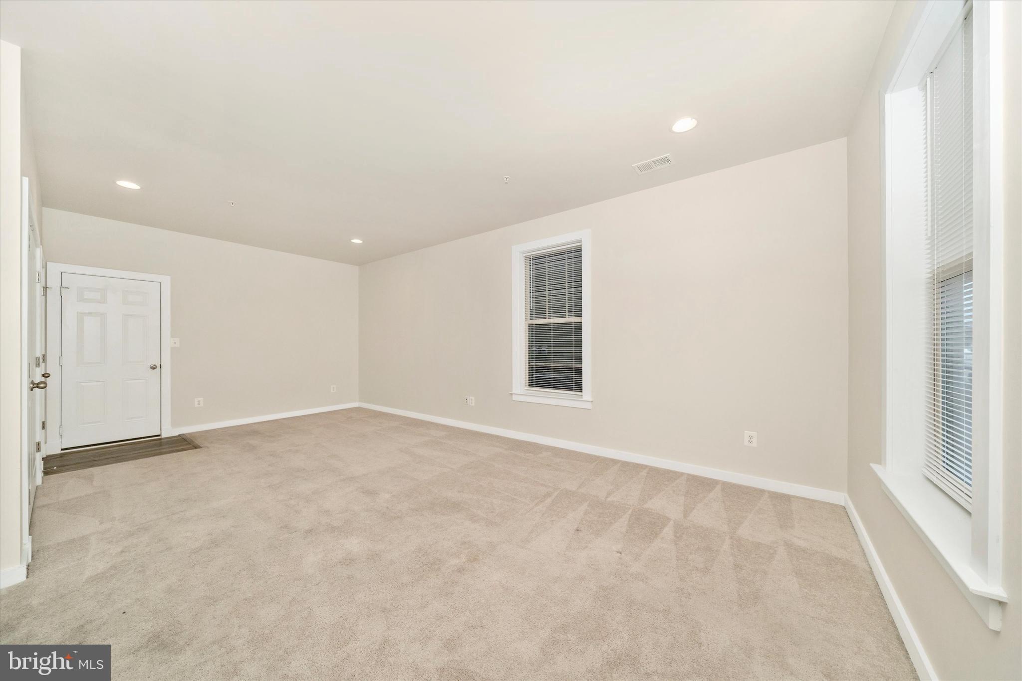 VILLAGES OF URBANA - Residential Lease