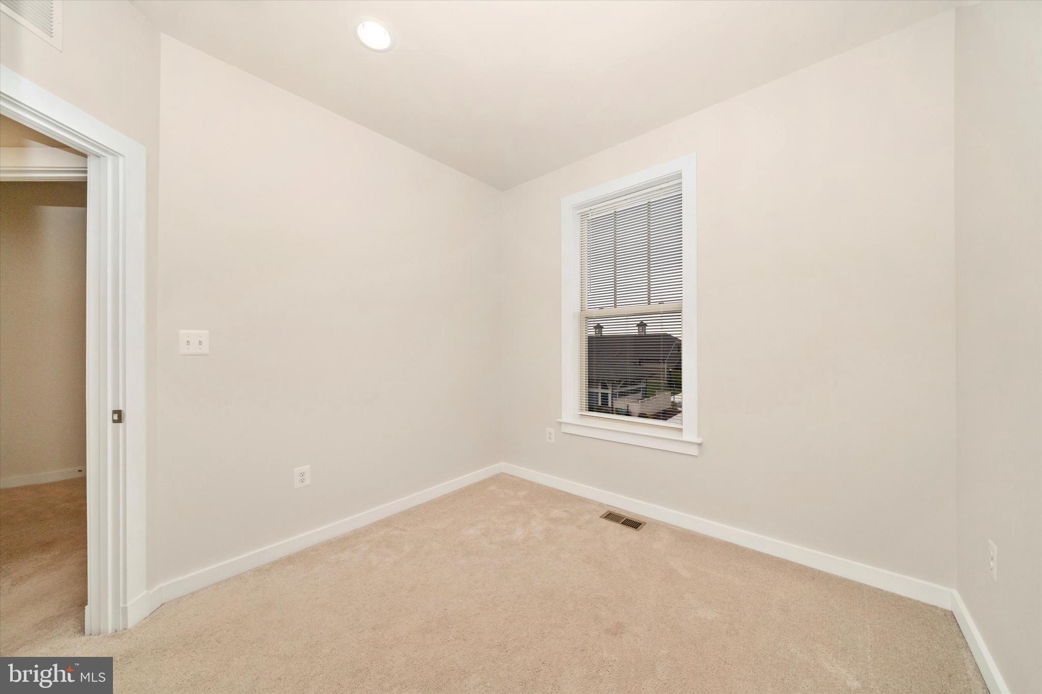 VILLAGES OF URBANA - Residential Lease