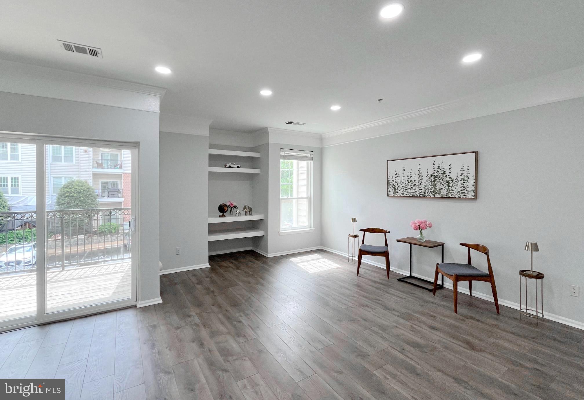 1600 SPRING GATE DRIVE 2211