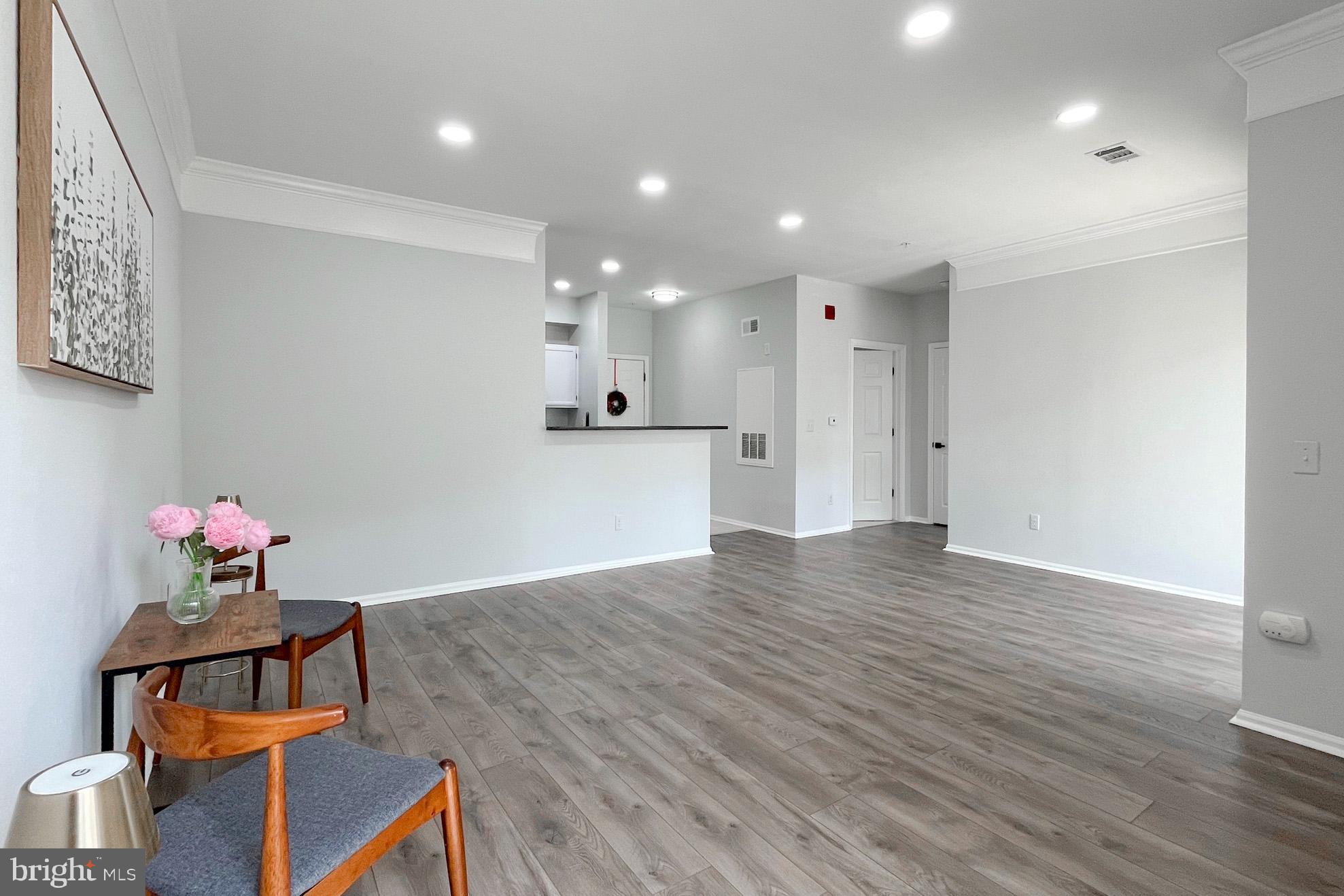 GATES OF MCLEAN - Residential