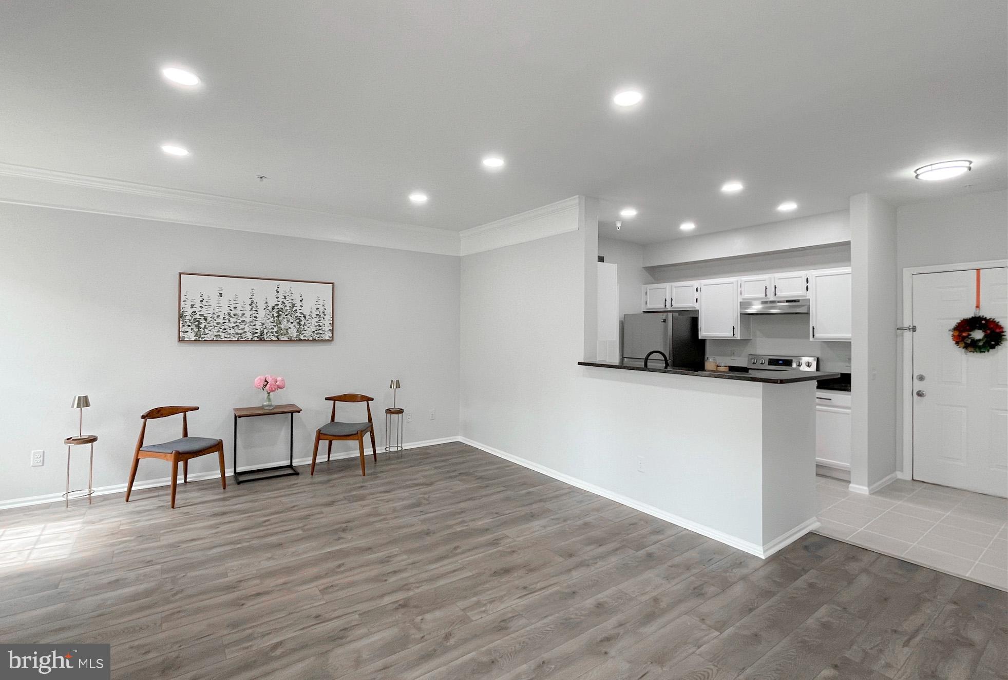 GATES OF MCLEAN - Residential