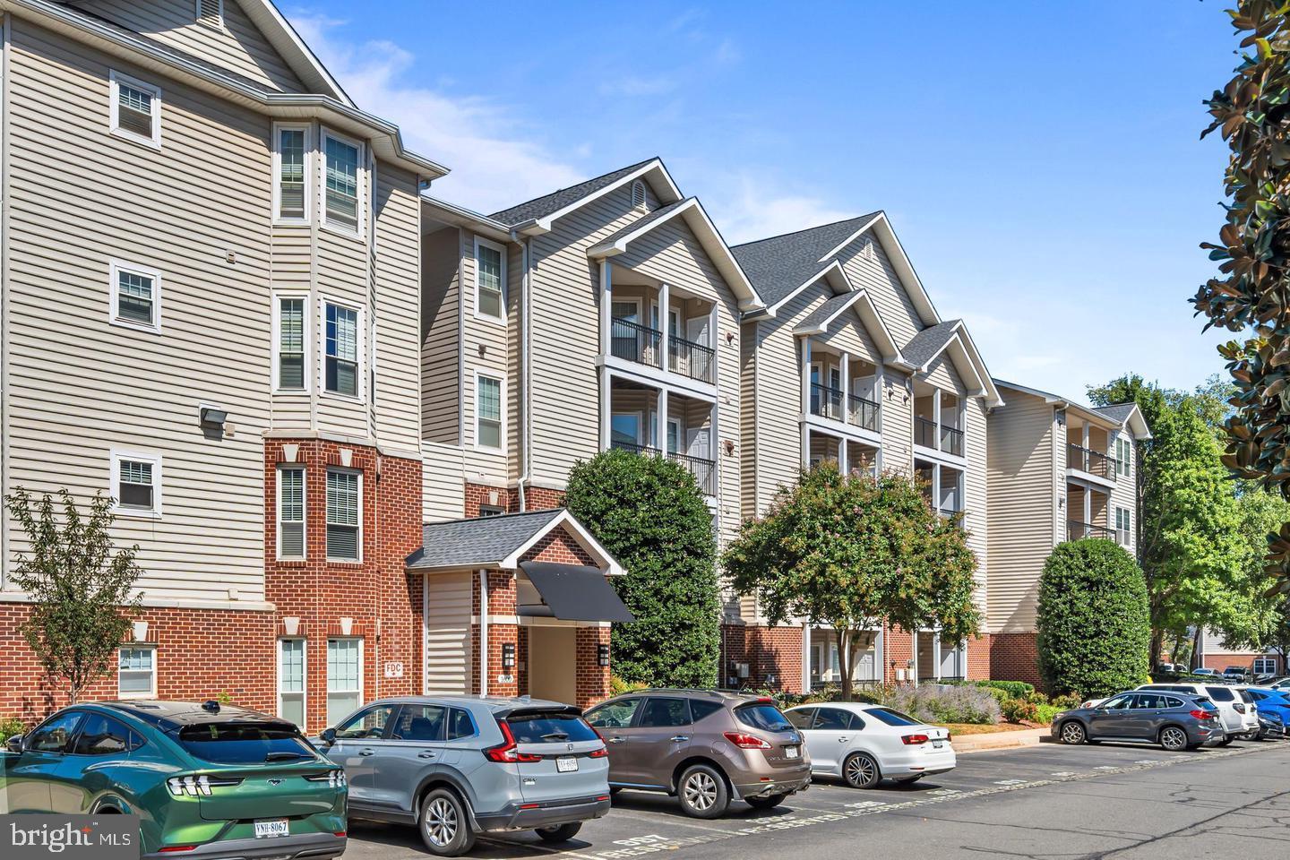 GATES OF MCLEAN - Residential