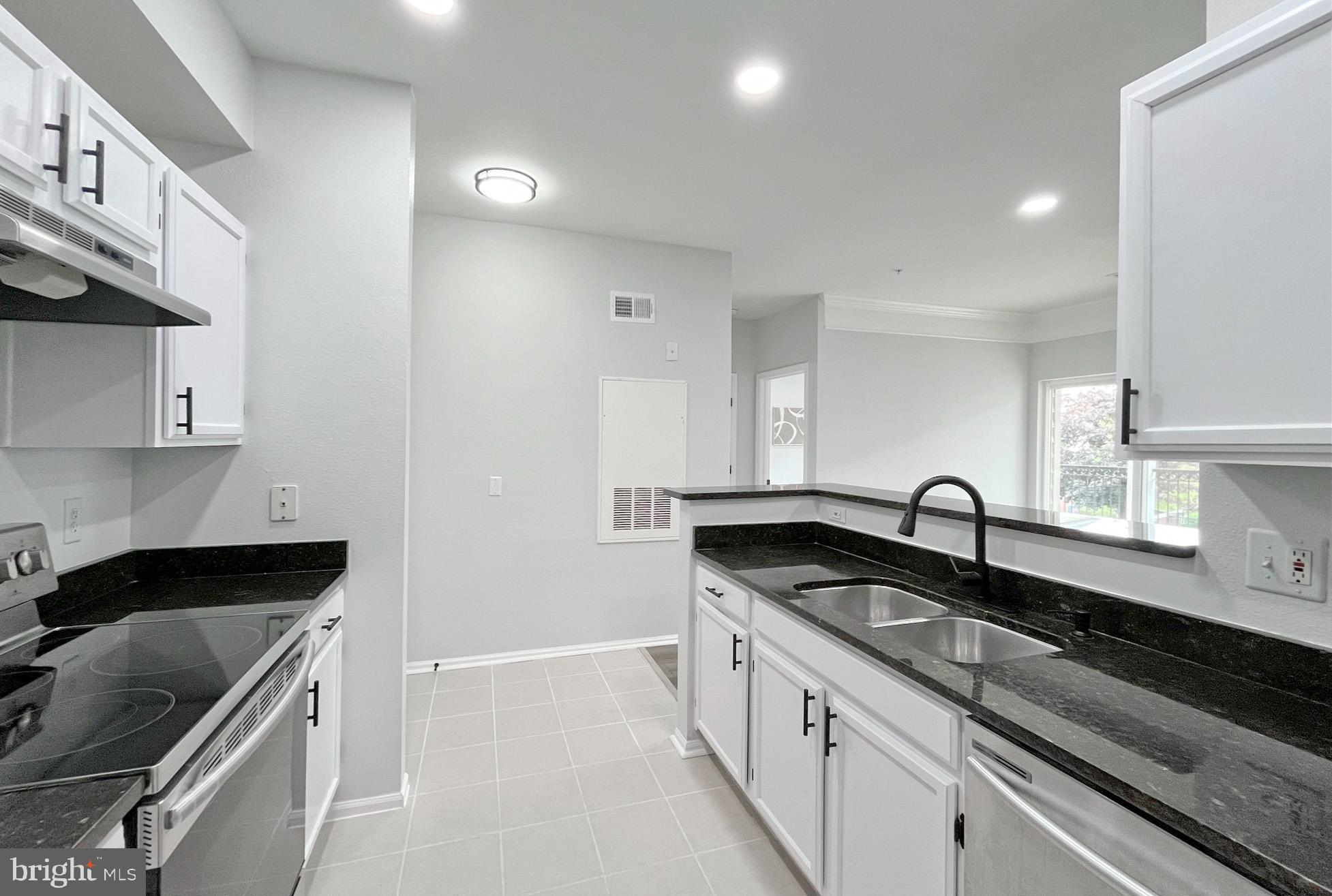 1600 SPRING GATE DRIVE 2211