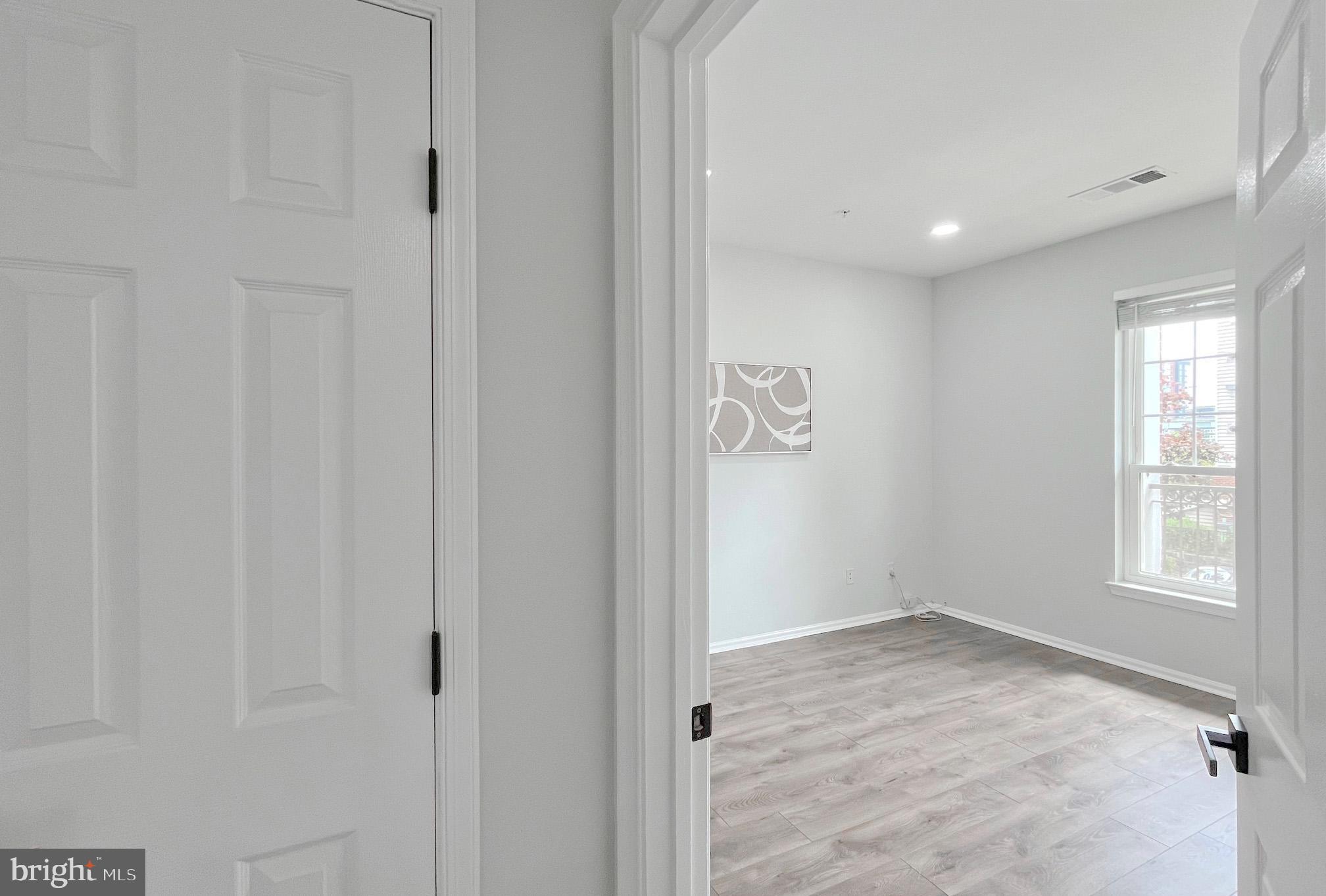 GATES OF MCLEAN - Residential