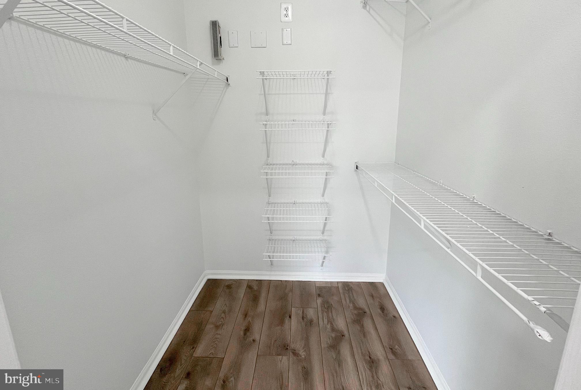 GATES OF MCLEAN - Residential