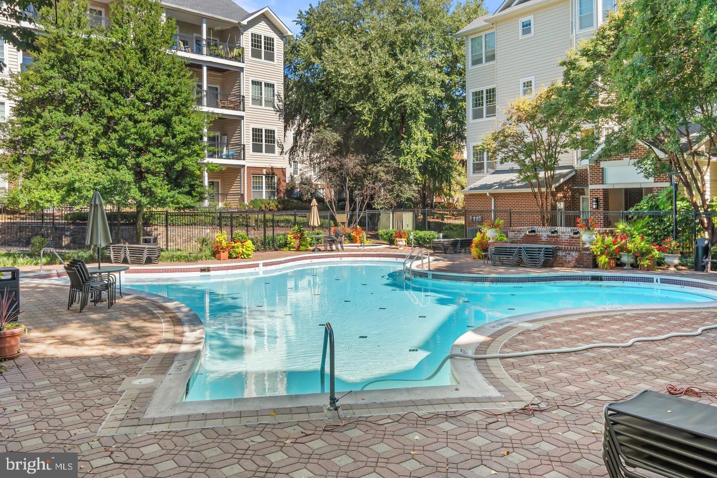 GATES OF MCLEAN - Residential