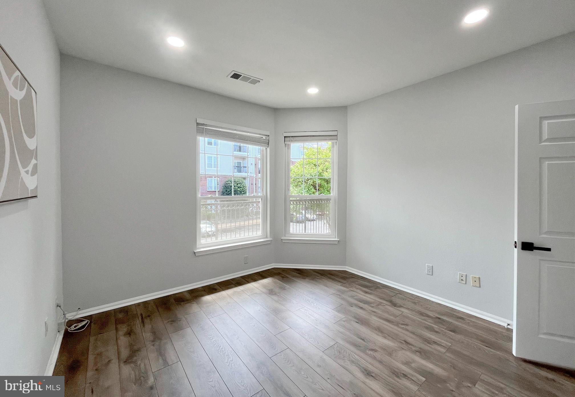 GATES OF MCLEAN - Residential