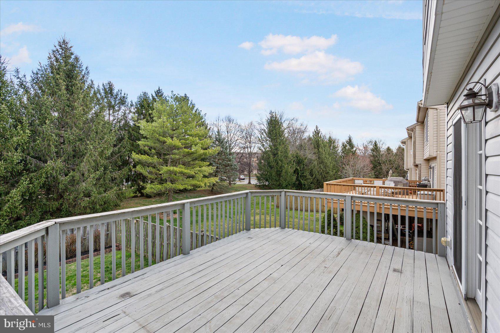 CONSTANT FRIENDSHIP - Residential