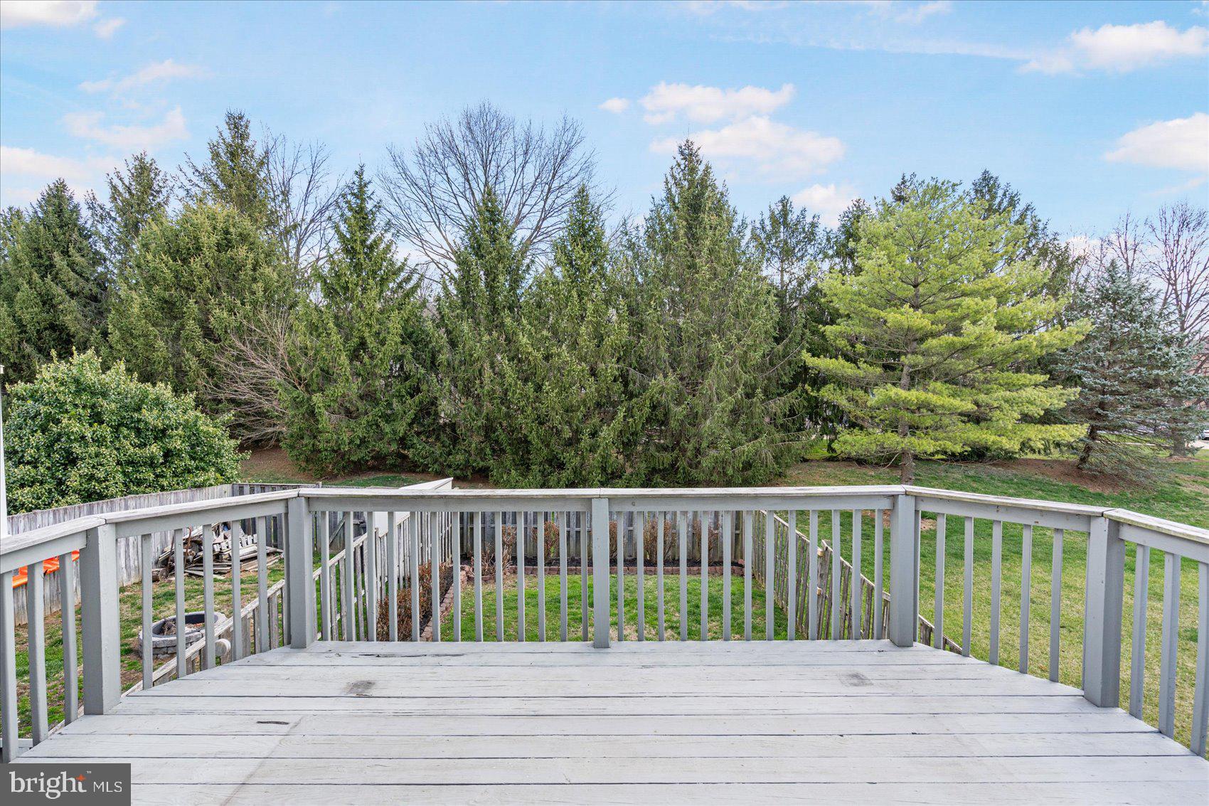 CONSTANT FRIENDSHIP - Residential