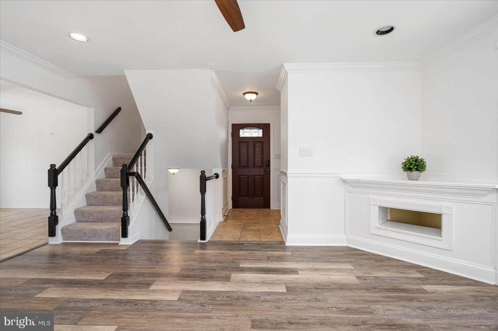 CONSTANT FRIENDSHIP - Residential