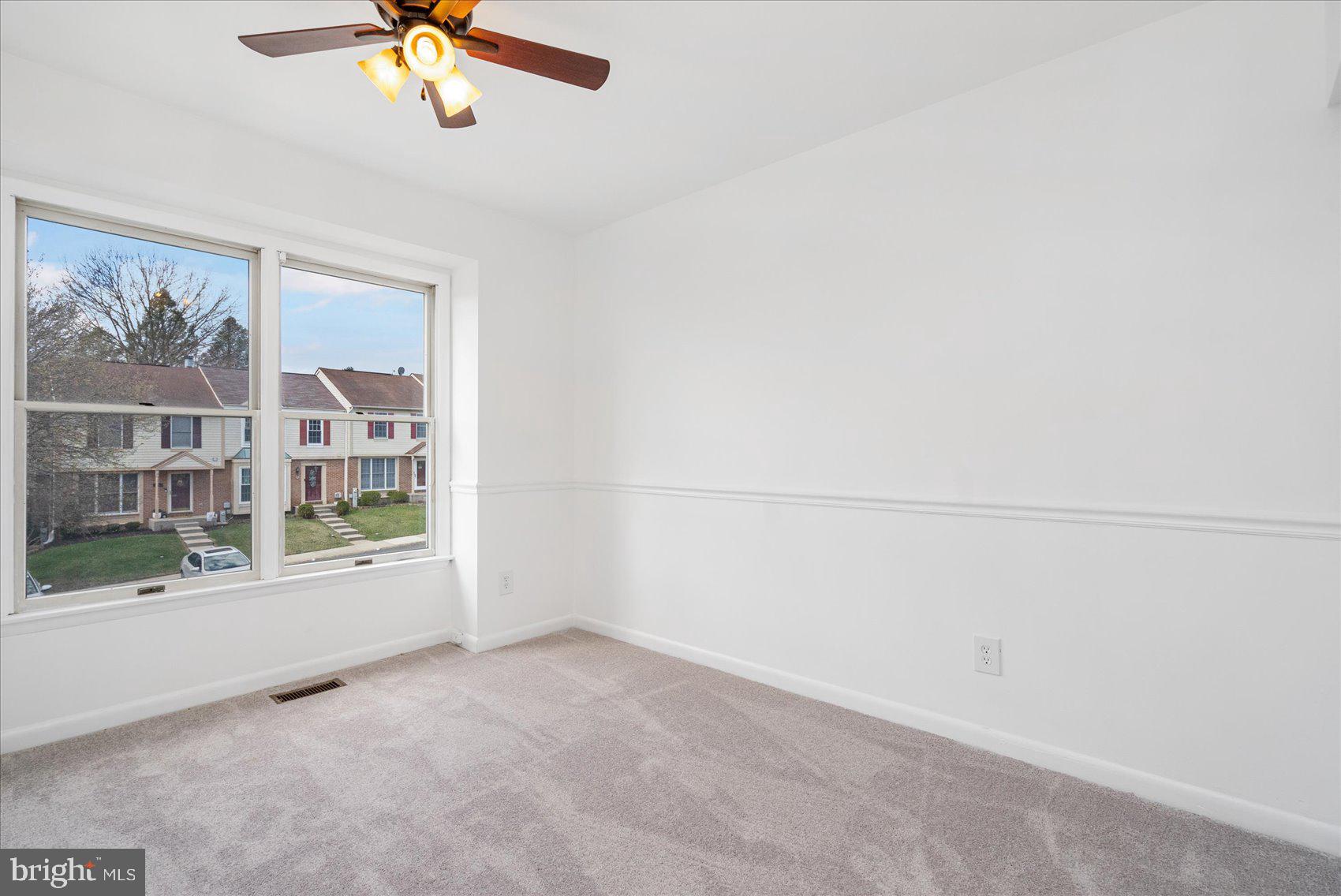 CONSTANT FRIENDSHIP - Residential