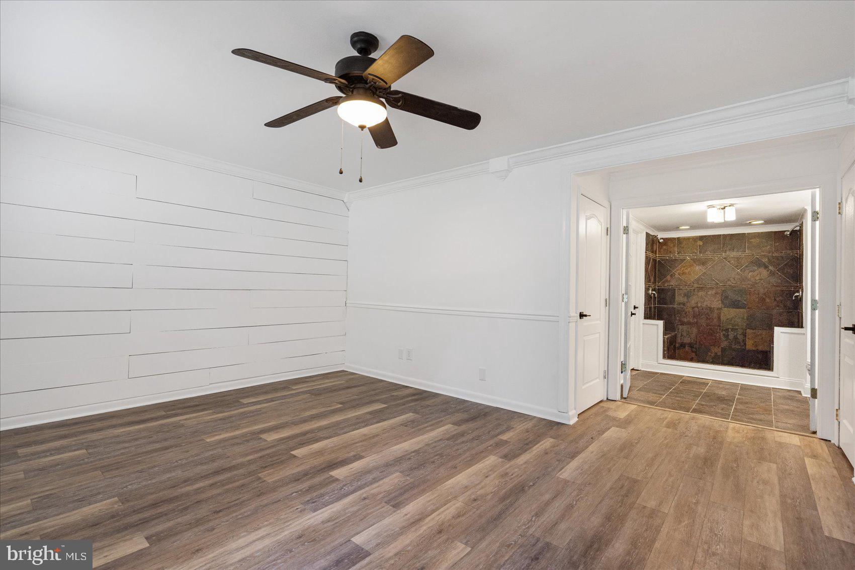 CONSTANT FRIENDSHIP - Residential