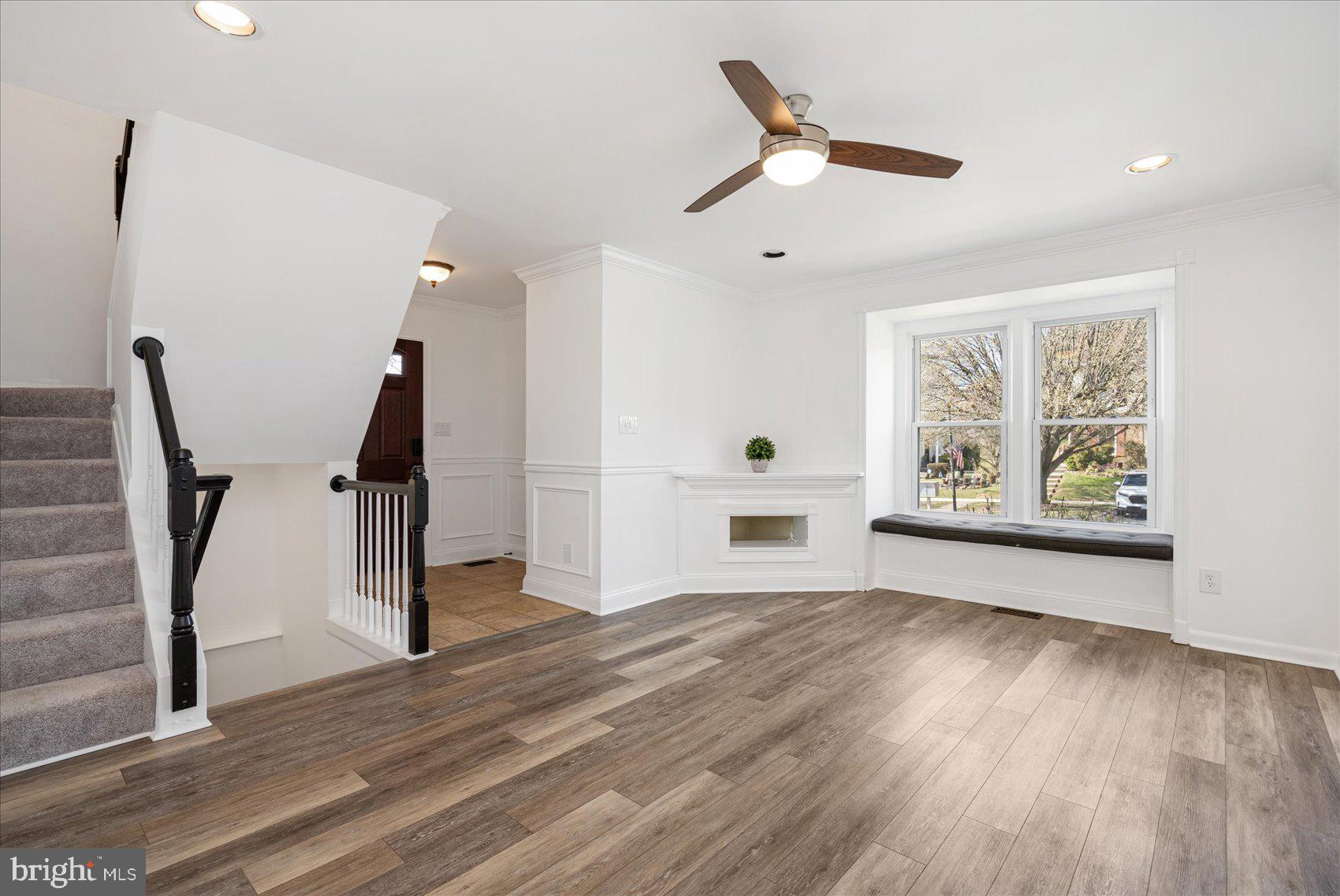 CONSTANT FRIENDSHIP - Residential