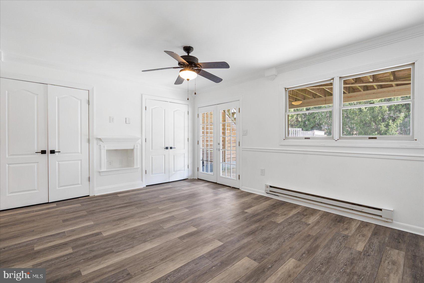 CONSTANT FRIENDSHIP - Residential