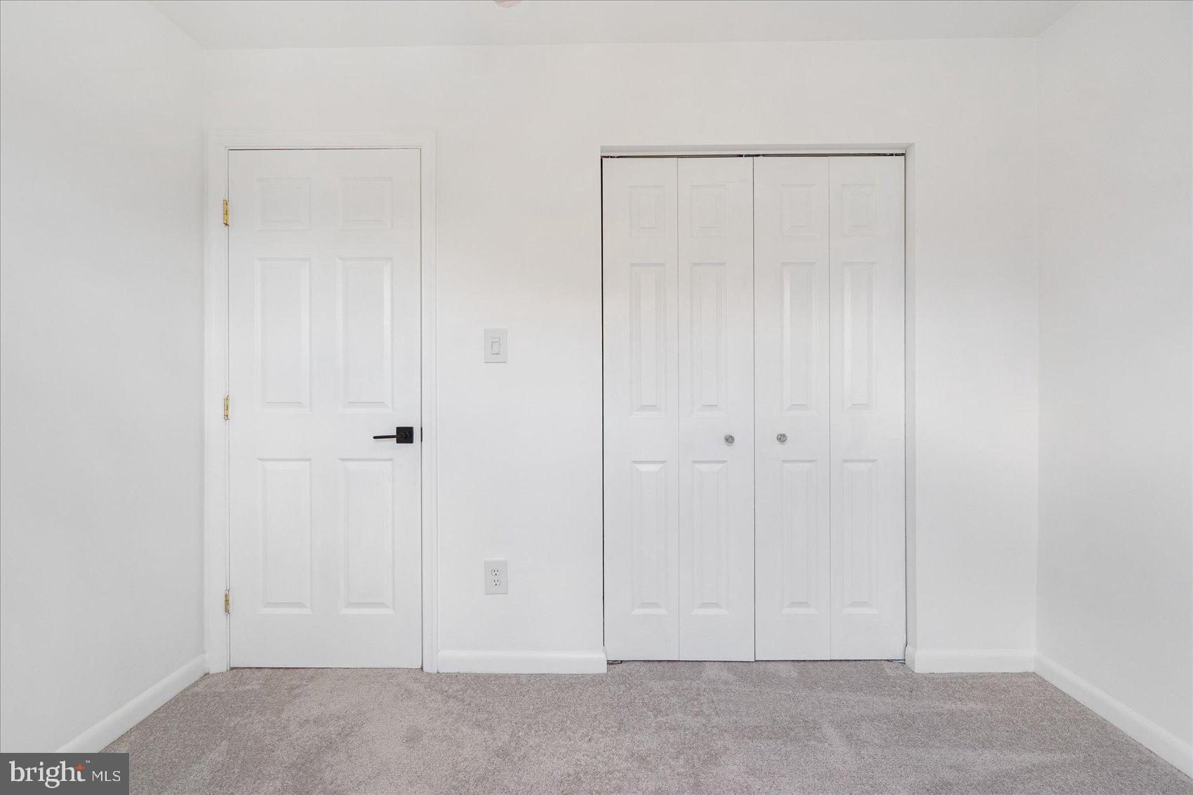 CONSTANT FRIENDSHIP - Residential