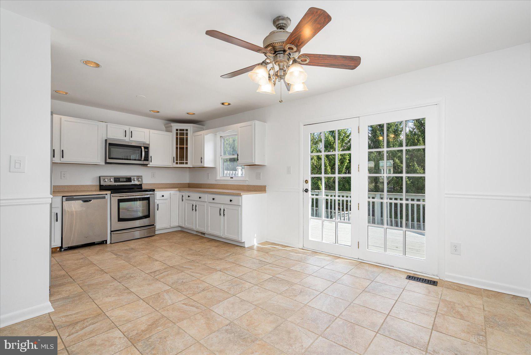 CONSTANT FRIENDSHIP - Residential