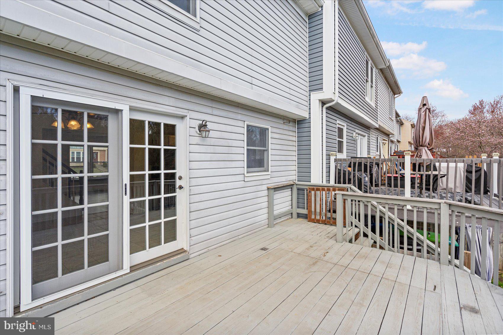 CONSTANT FRIENDSHIP - Residential