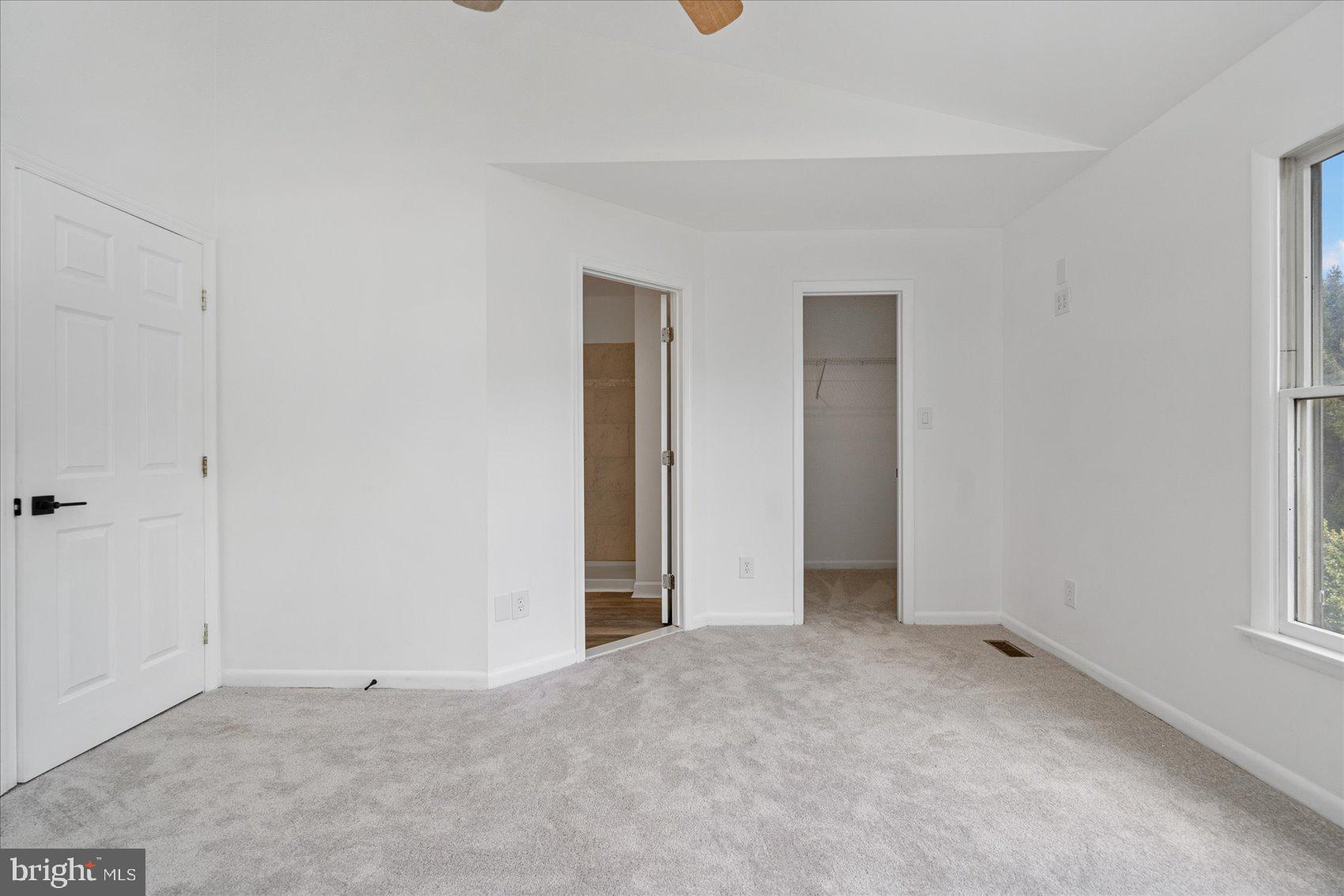 CONSTANT FRIENDSHIP - Residential