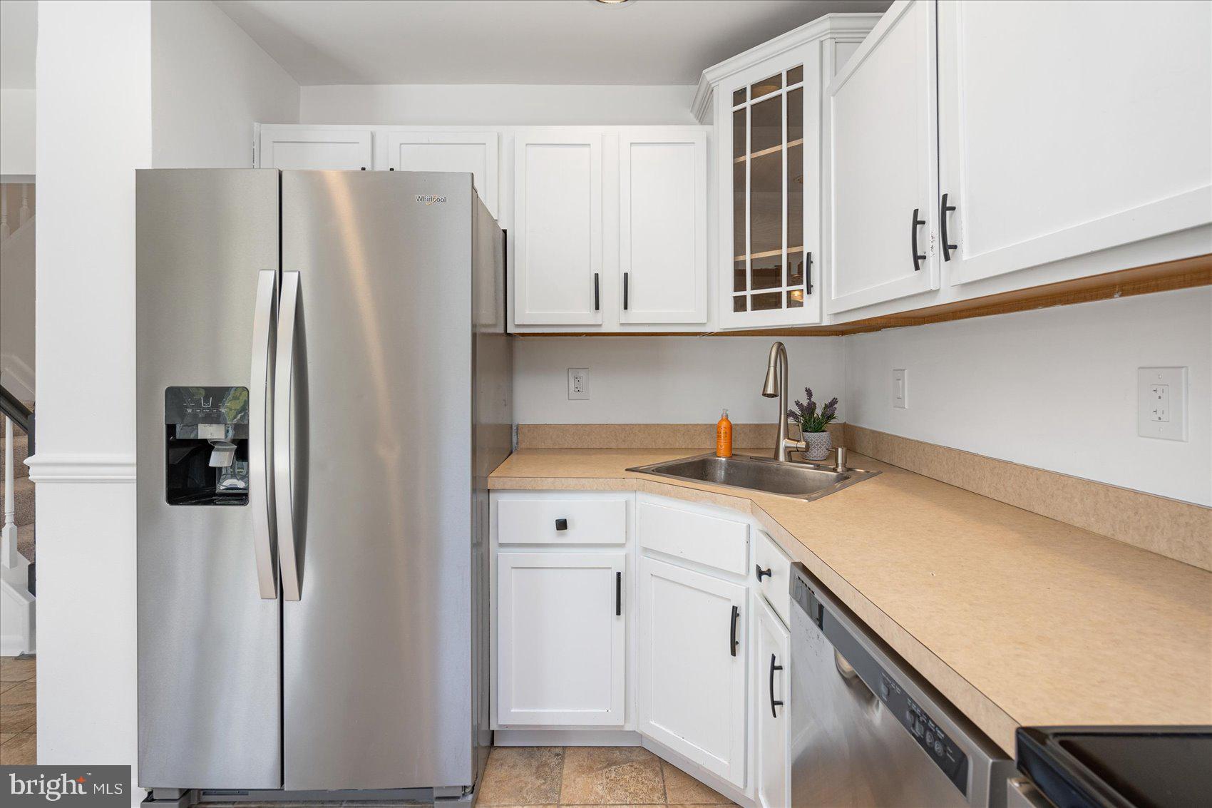 CONSTANT FRIENDSHIP - Residential