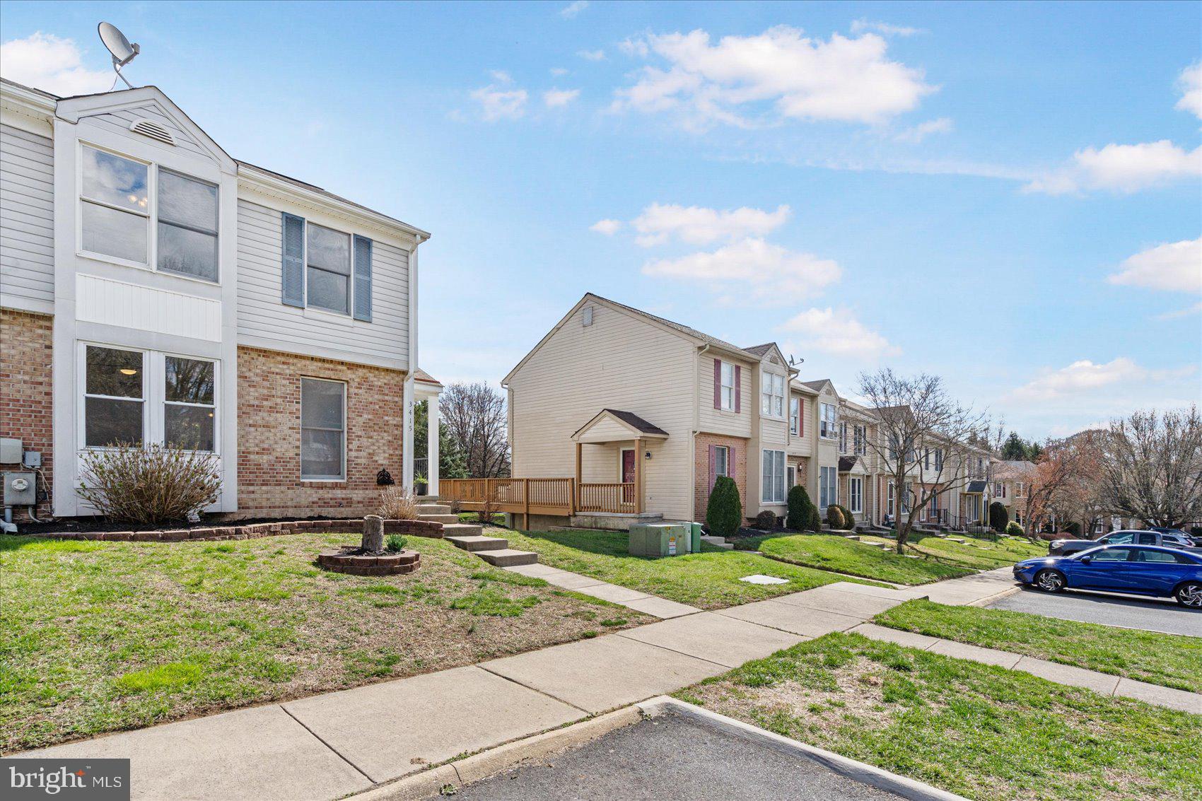 CONSTANT FRIENDSHIP - Residential