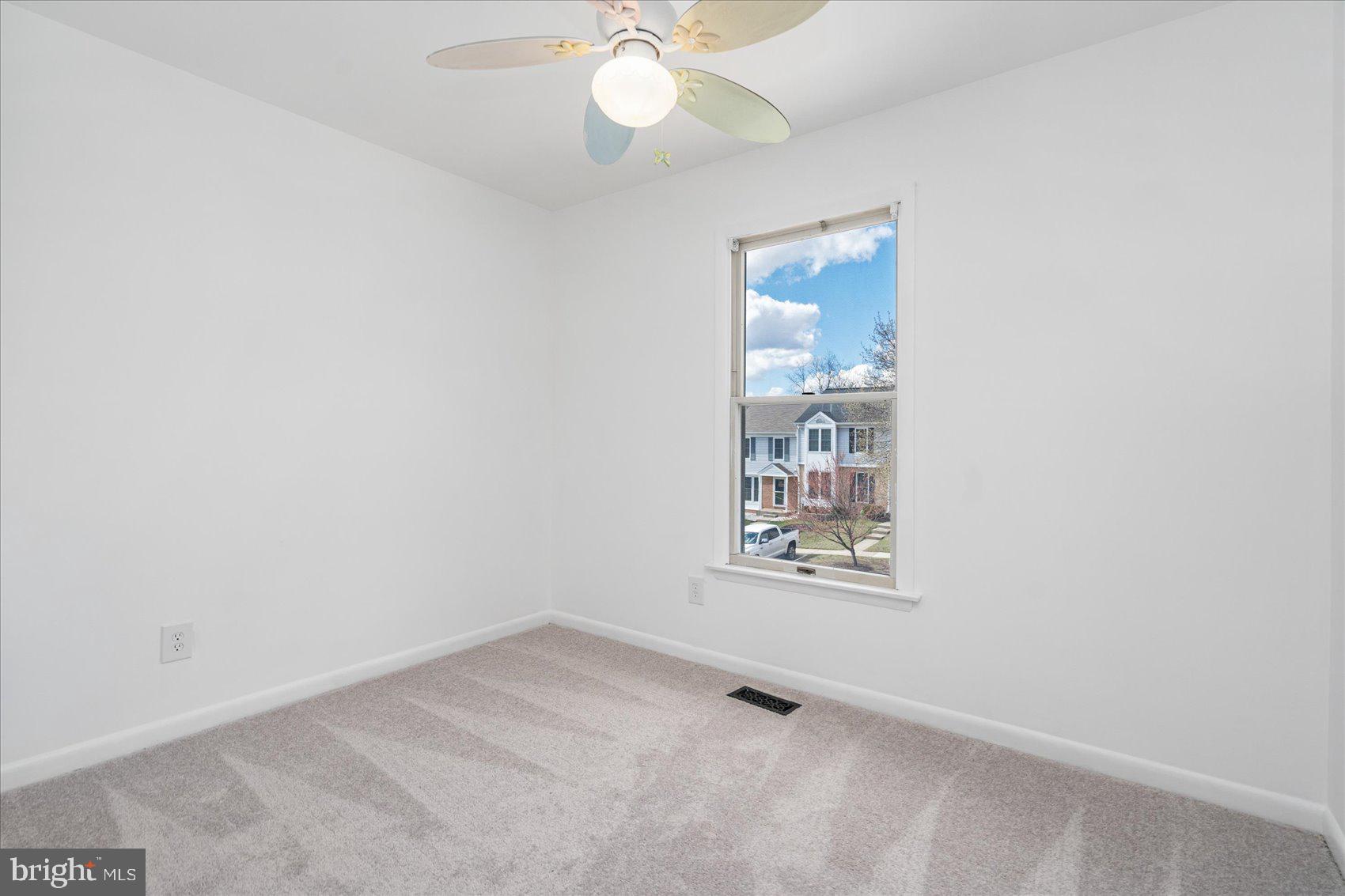 CONSTANT FRIENDSHIP - Residential