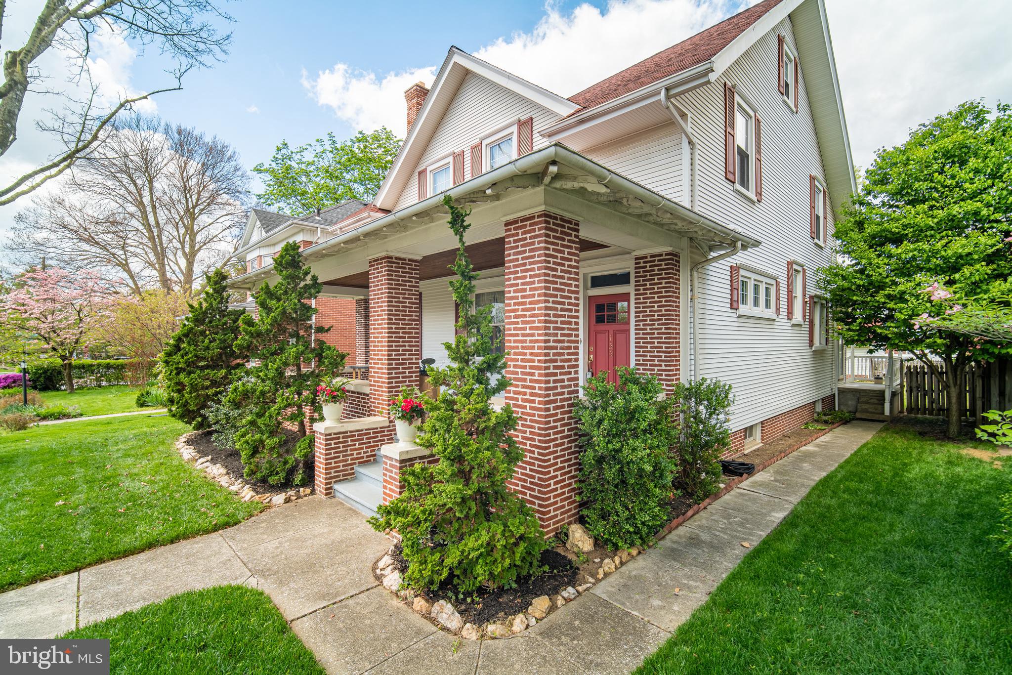 155 E SPRINGETTSBURY AVENUE