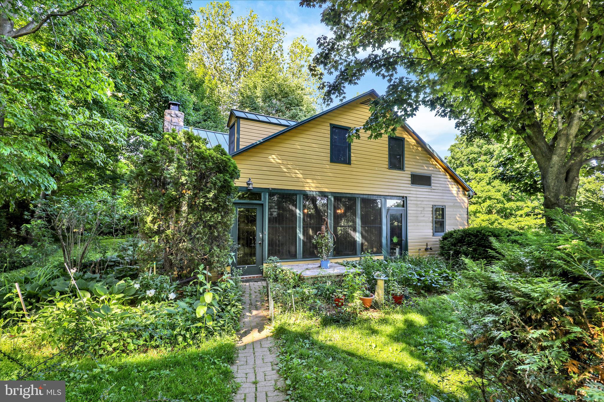 1095 TEXTER MOUNTAIN ROAD